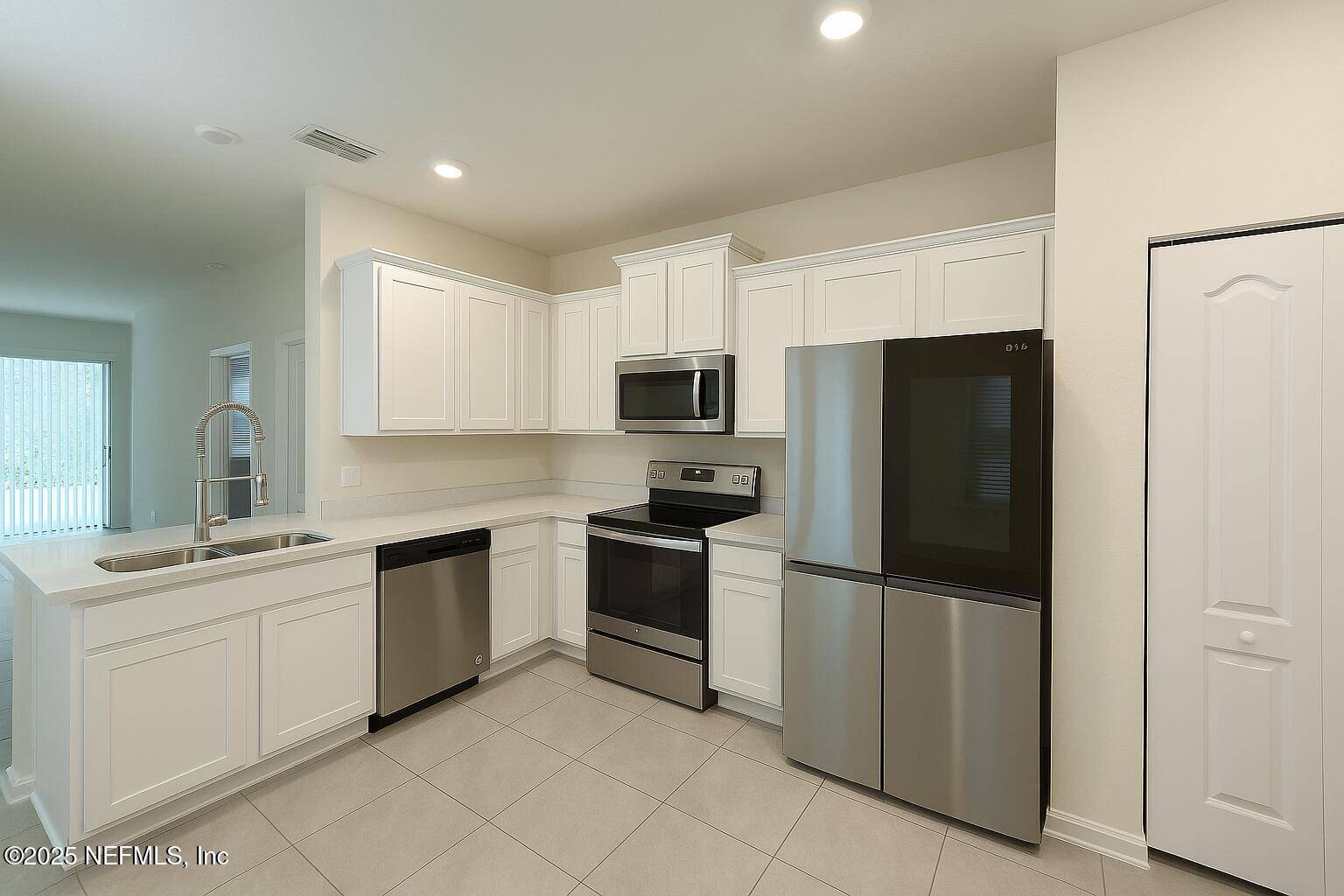 Jacksonville, FL 32216,402 ARALIA LN