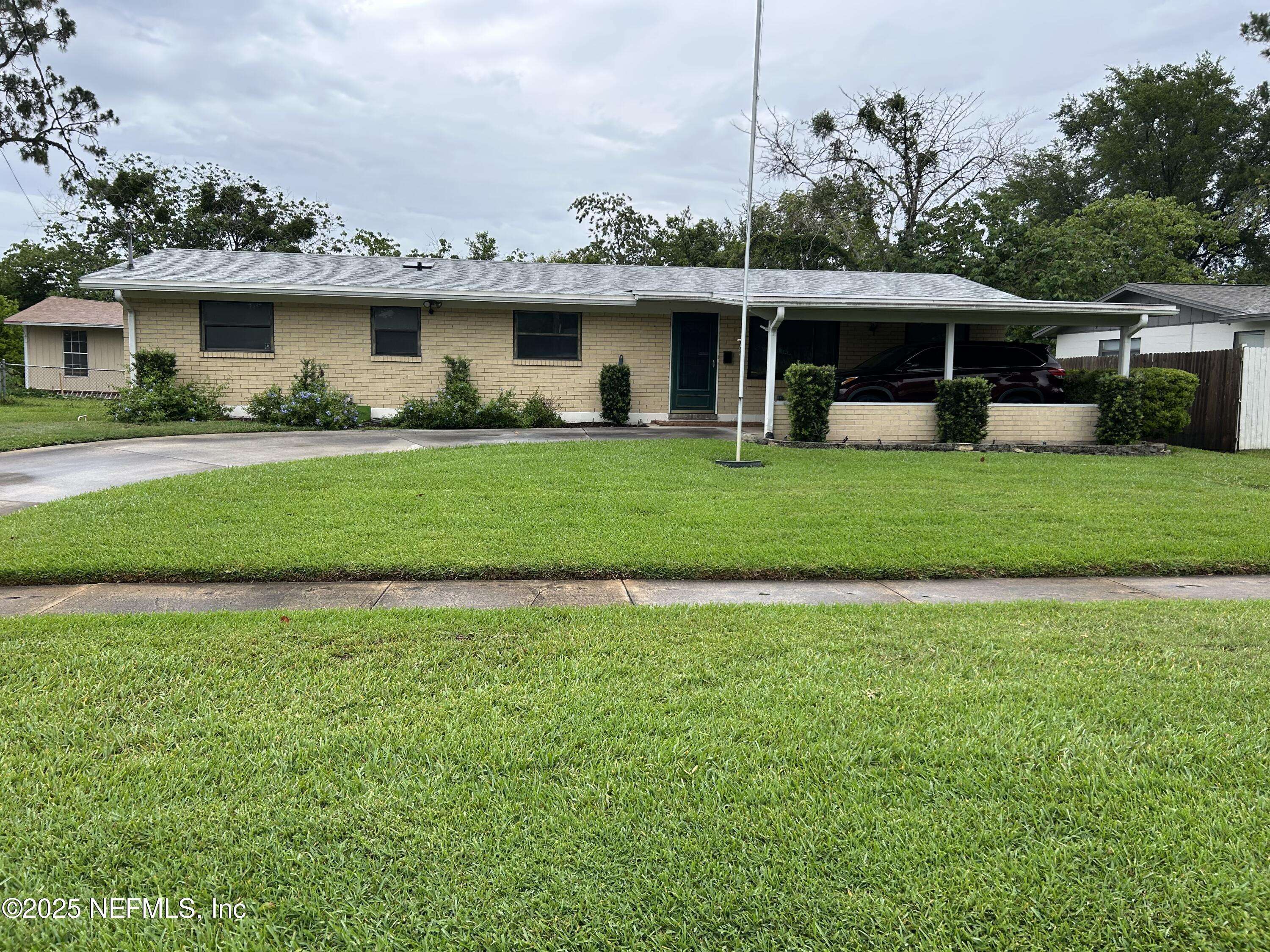 Orange Park, FL 32073,513 CLERMONT AVE S