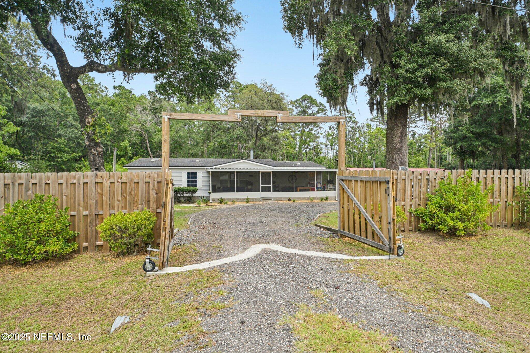 Yulee, FL 32097,86112 LOFTON CT