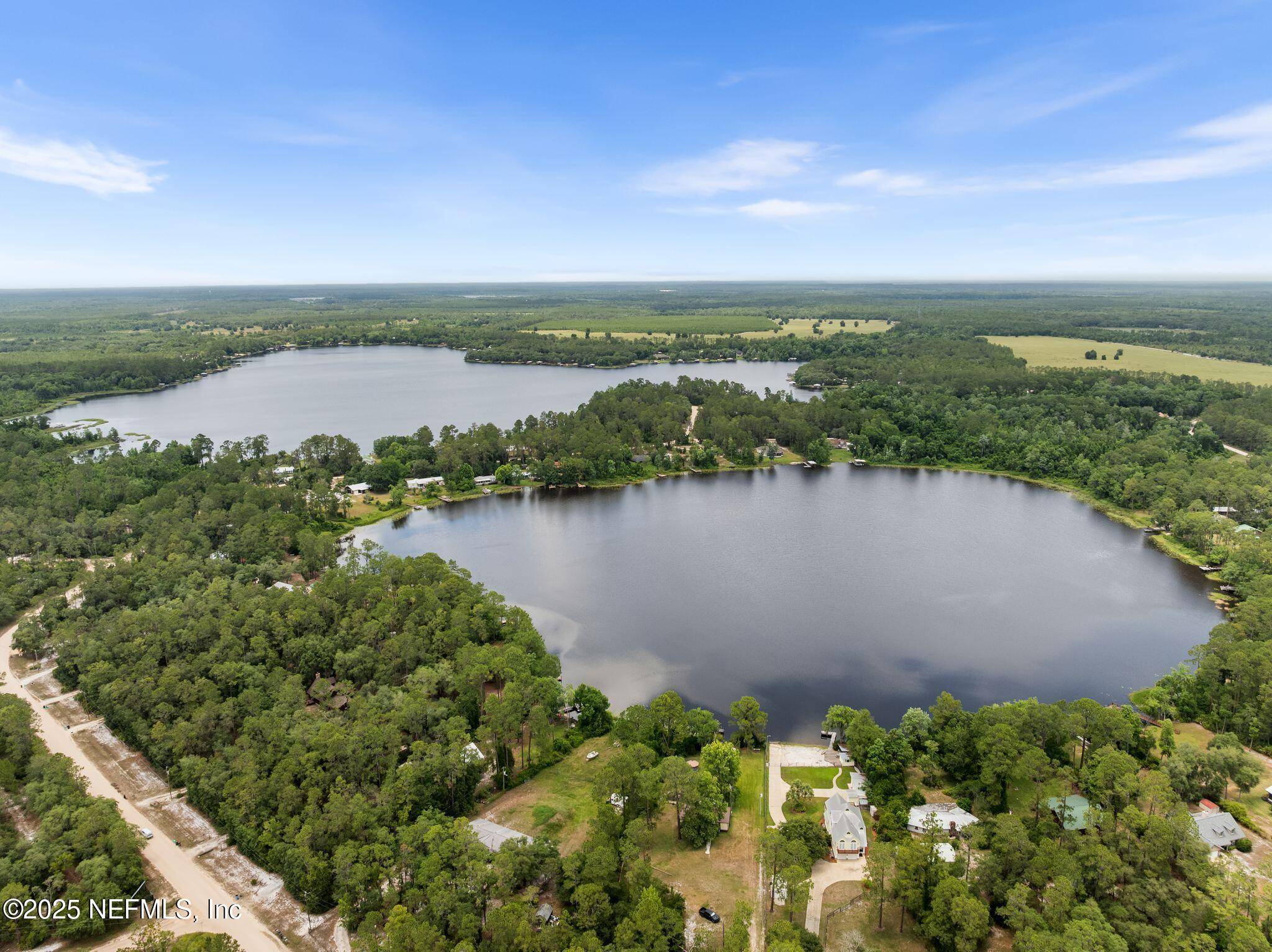 Hawthorne, FL 32640,283 RILEY LAKE DR