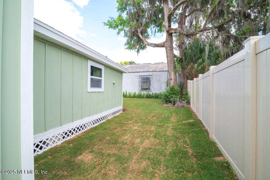 Palatka, FL 32177,209 N 7TH ST