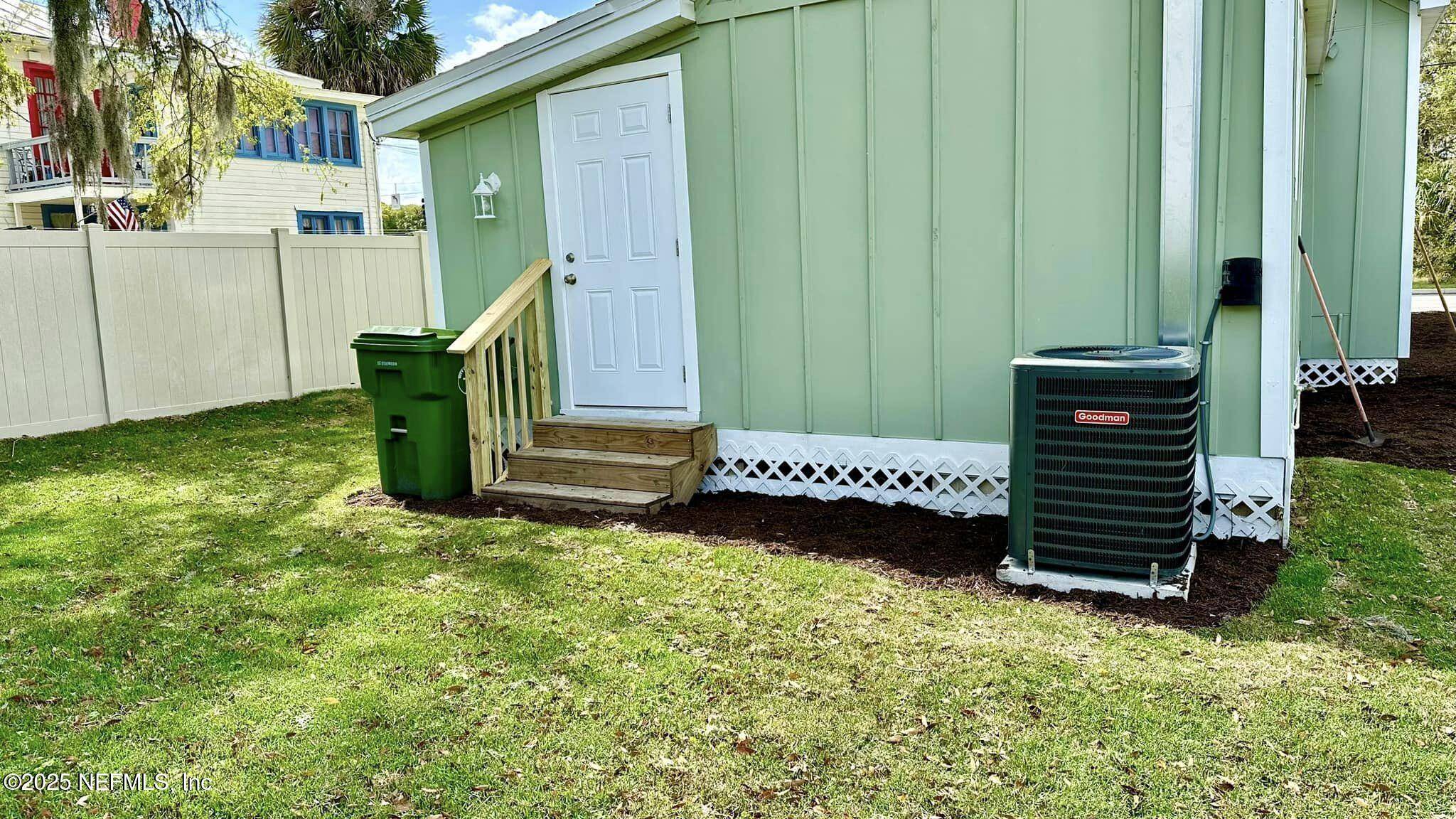 Palatka, FL 32177,209 N 7TH ST
