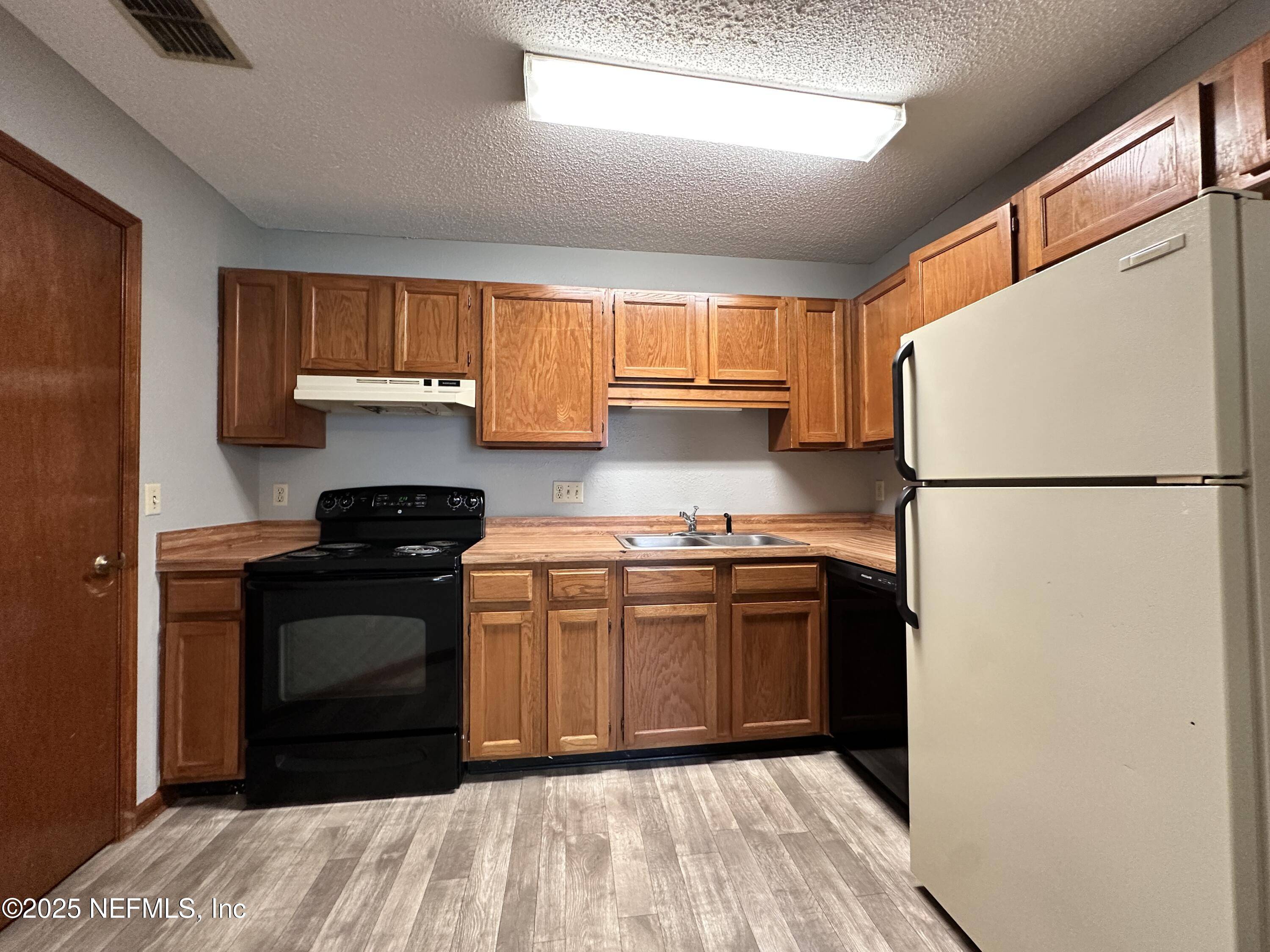 Jacksonville, FL 32257,3834 WINDRIDGE CT