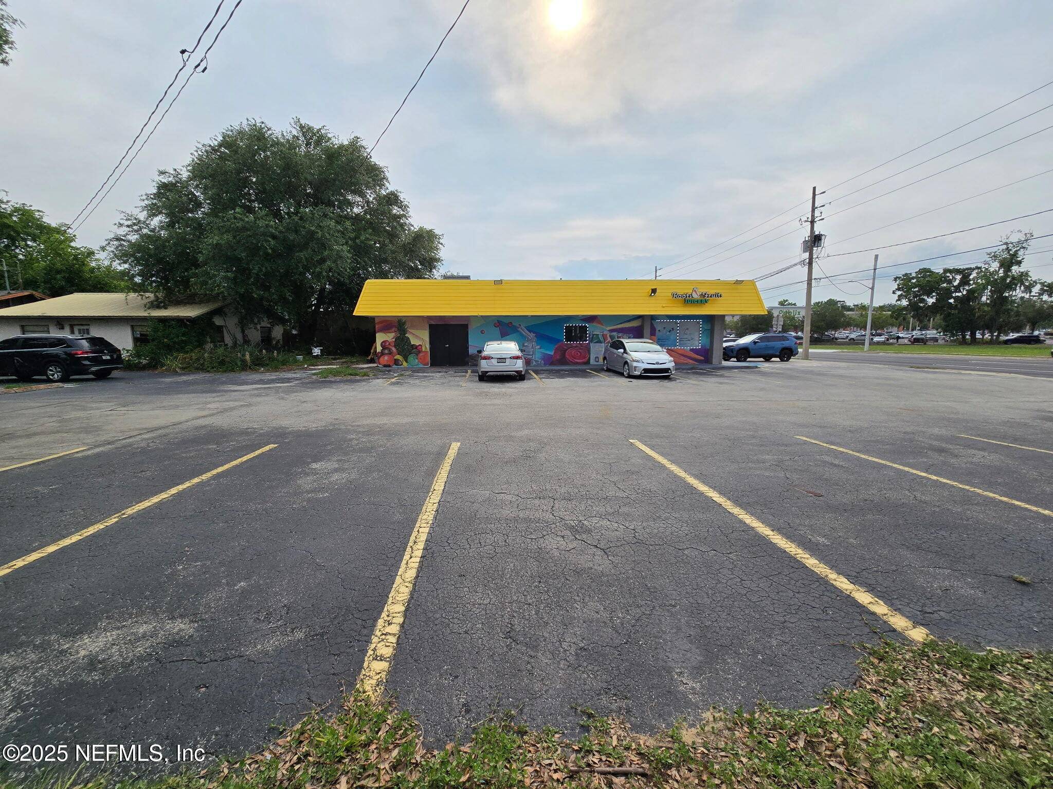 Jacksonville, FL 32217,2944 UNIVERSITY BLVD W