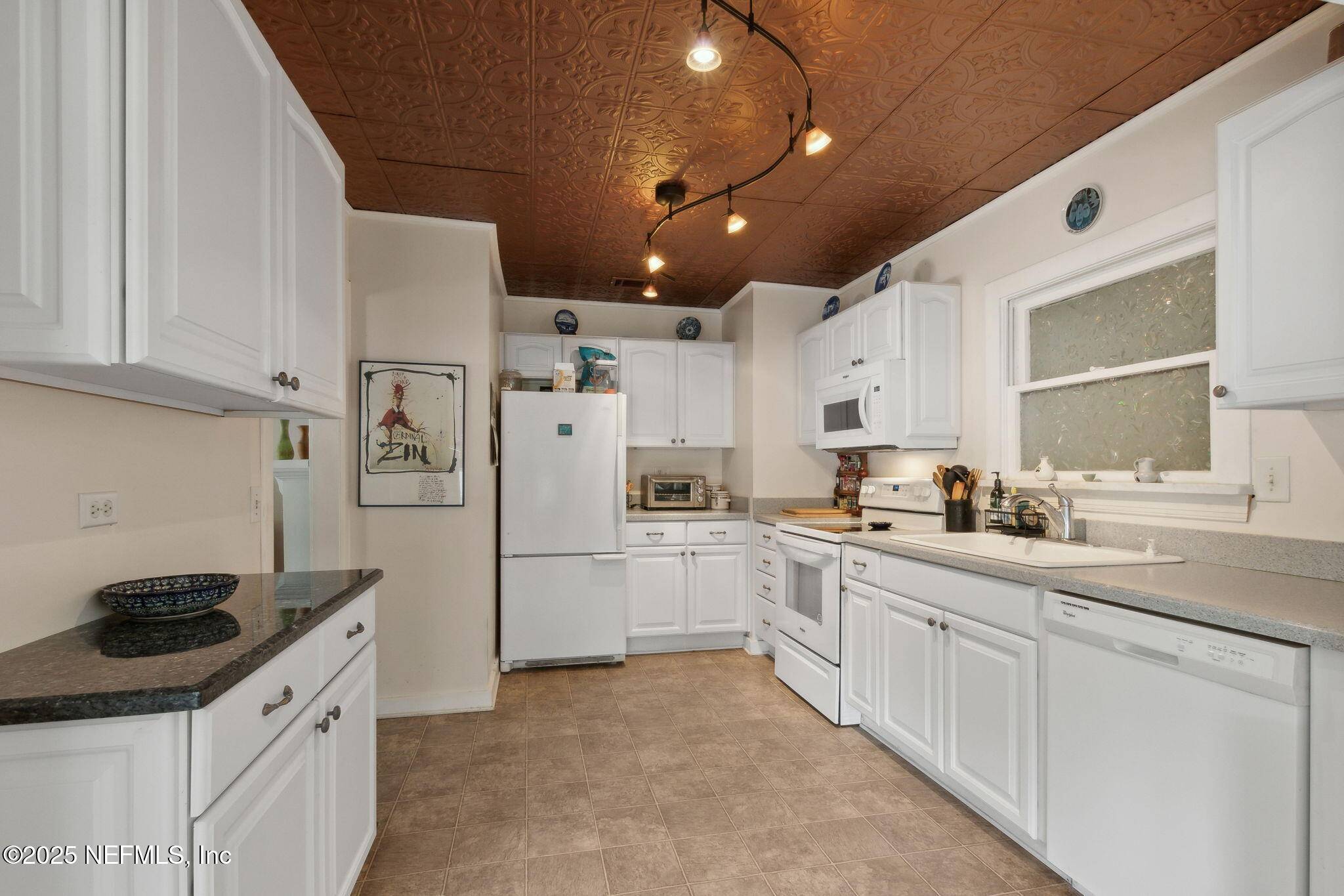 Fernandina Beach, FL 32034,112 S 14TH ST