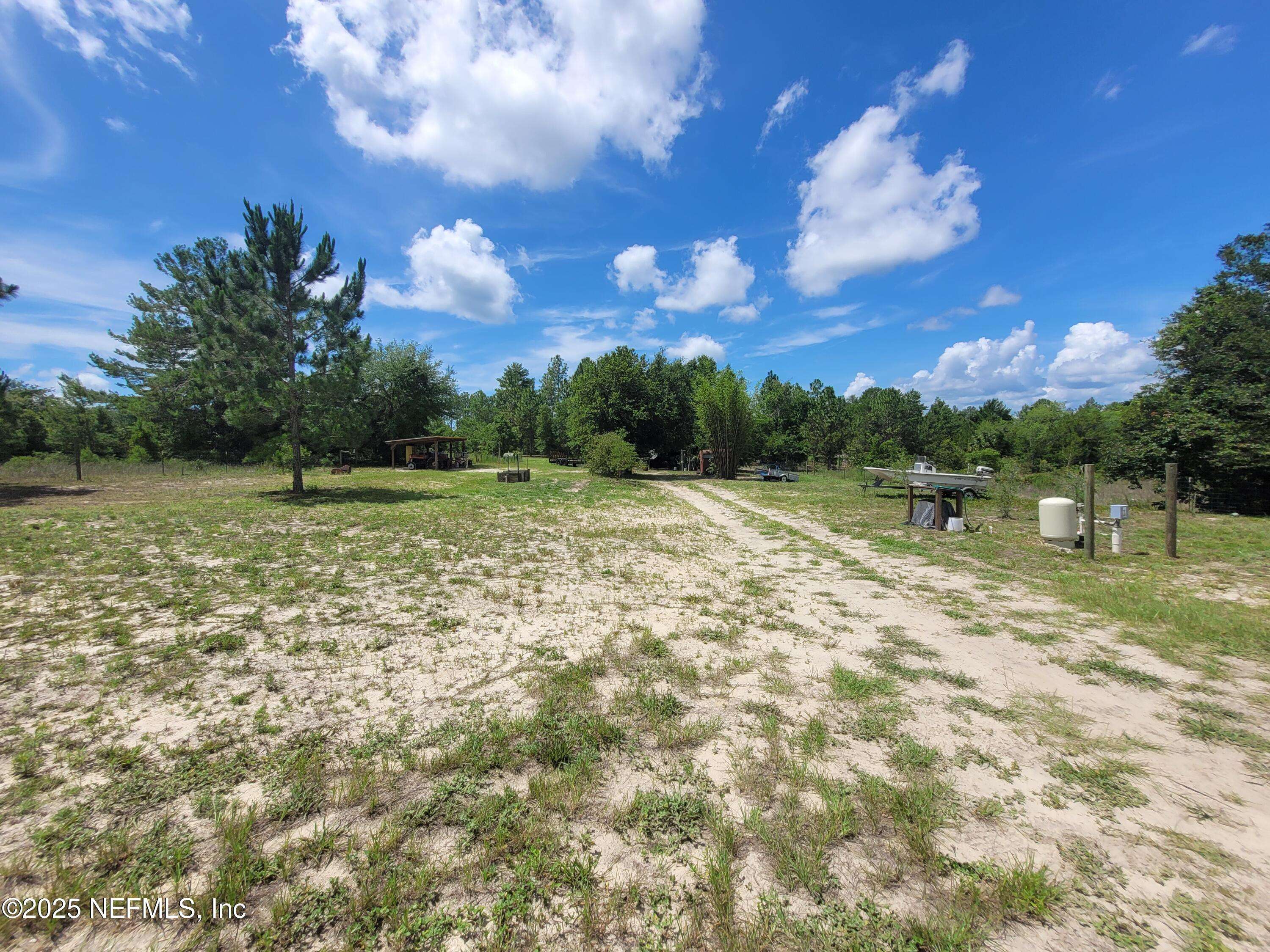 Pomona Park, FL 32181,215 COCONUT ST