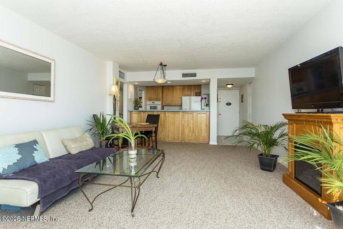 Jacksonville Beach, FL 32250,2200 OCEAN DR #6A