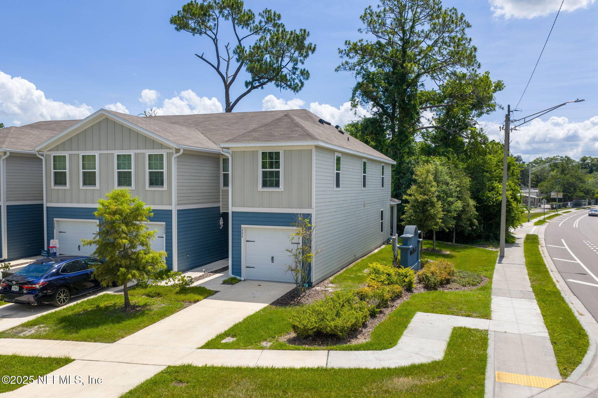 Jacksonville, FL 32210,5992 CREEKSIDE CROSSING DR