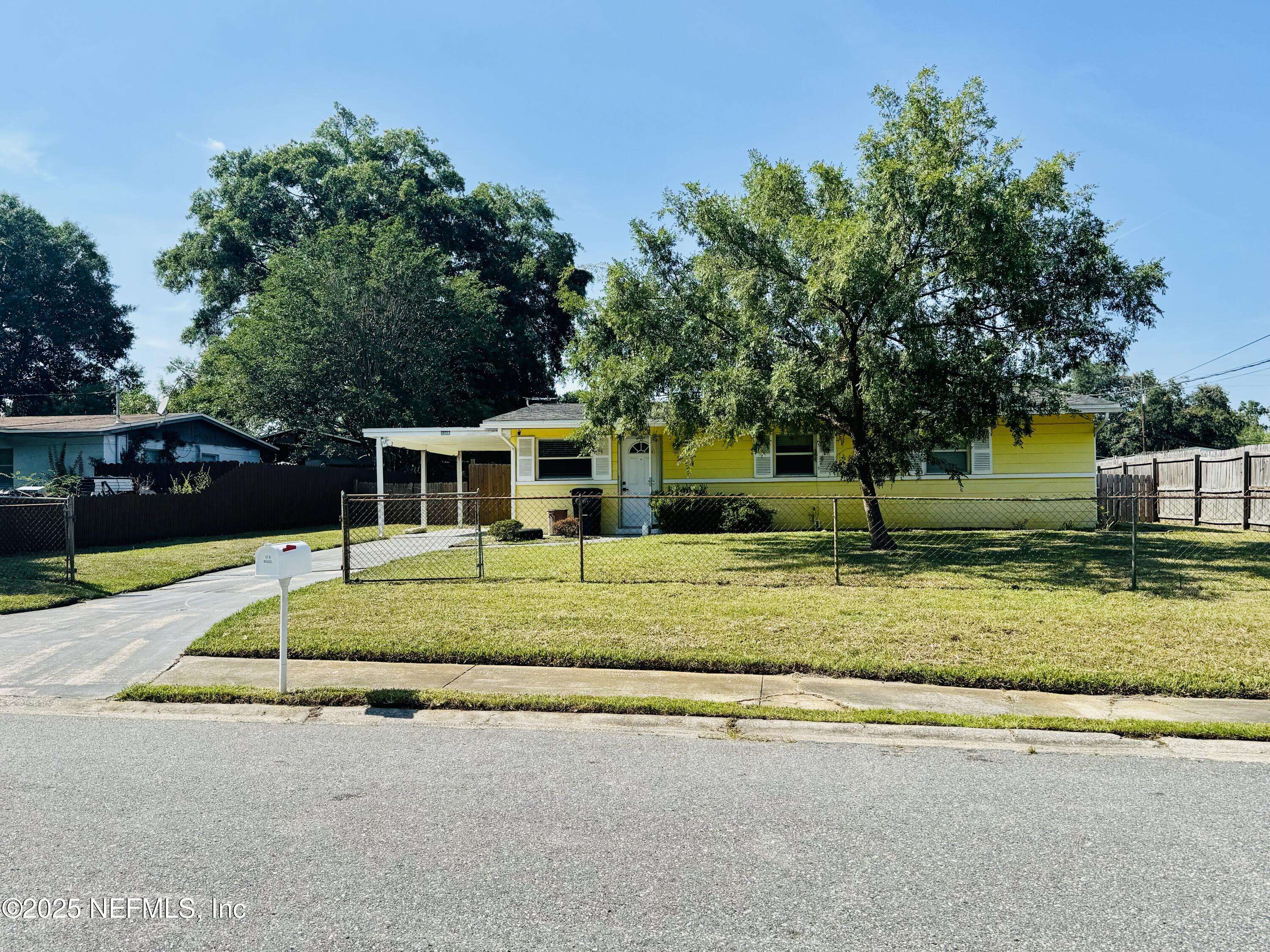 Jacksonville, FL 32210,8027 LOURDES DR S