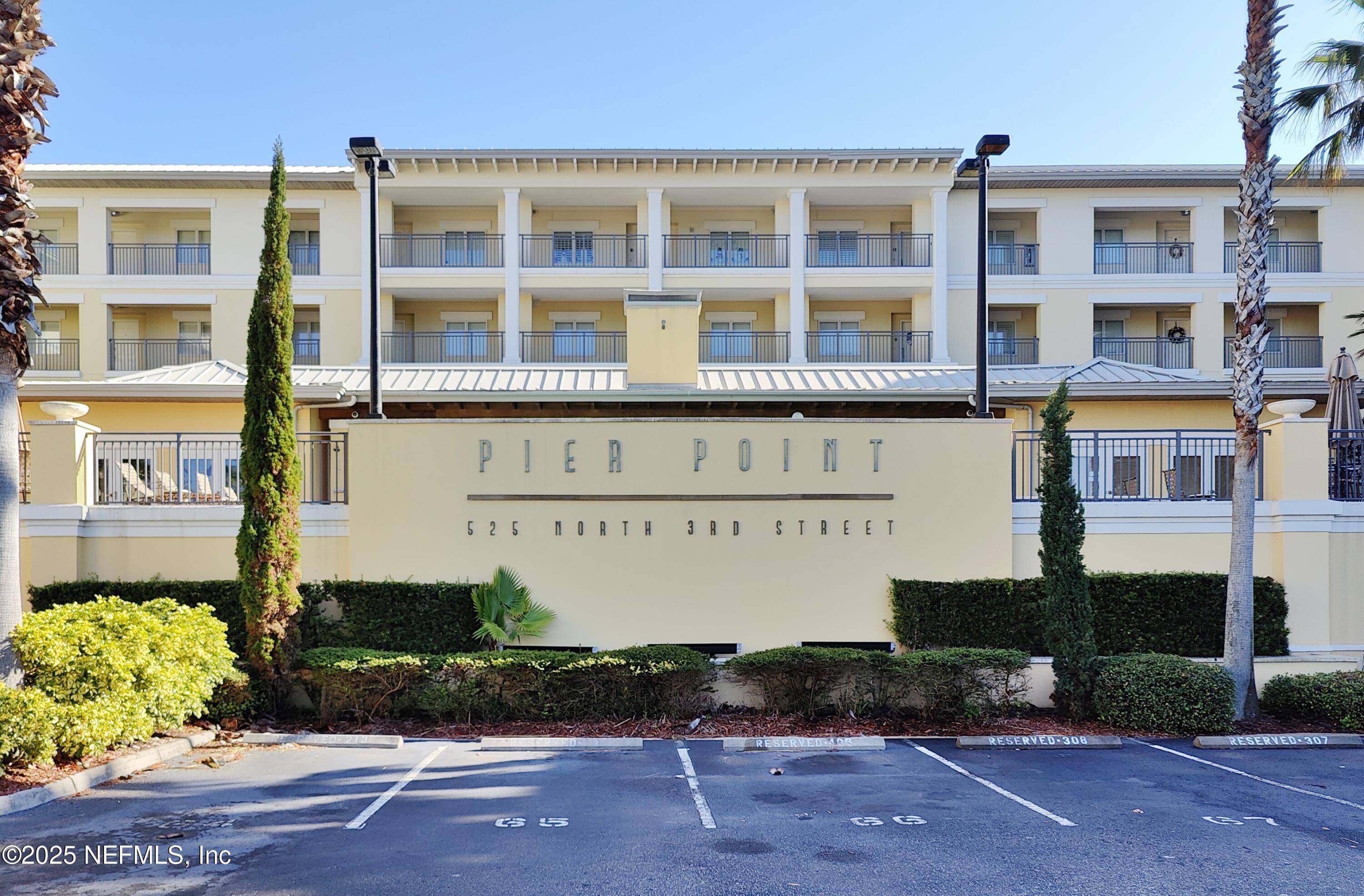 Jacksonville Beach, FL 32250,525 3RD ST N #305