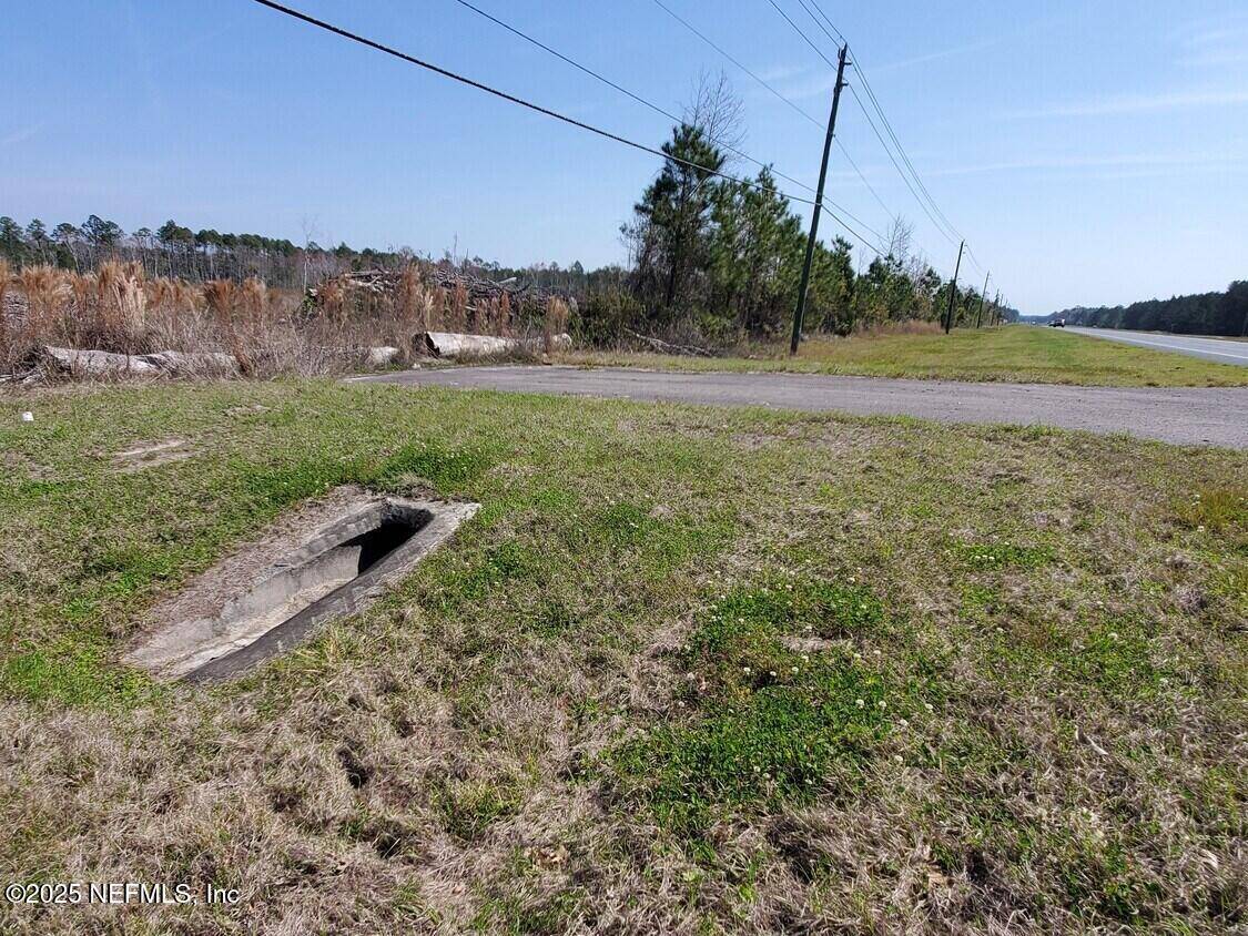 Yulee, FL 32097,461851 STATE ROAD 200