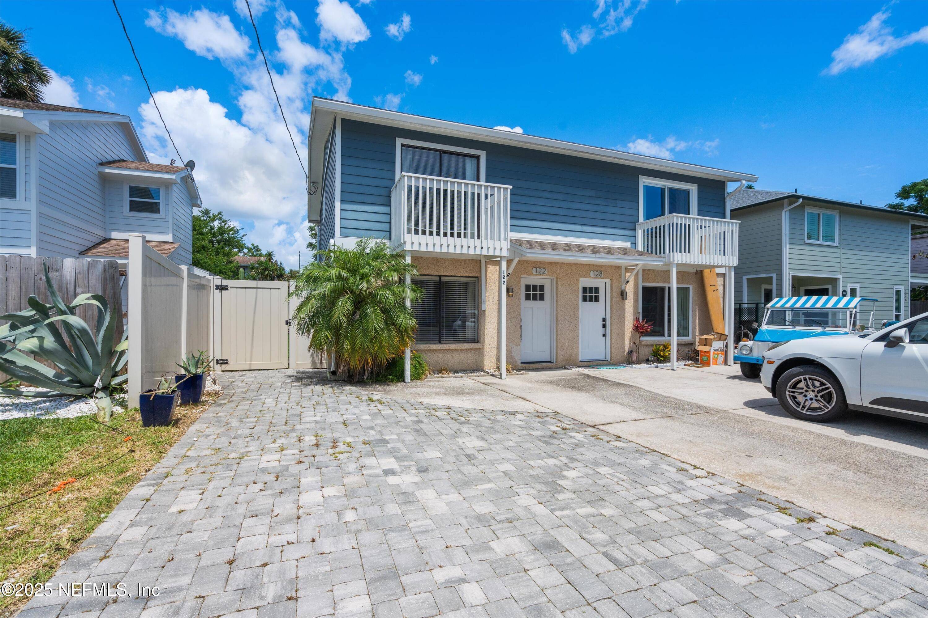 Atlantic Beach, FL 32233,122 PINE ST