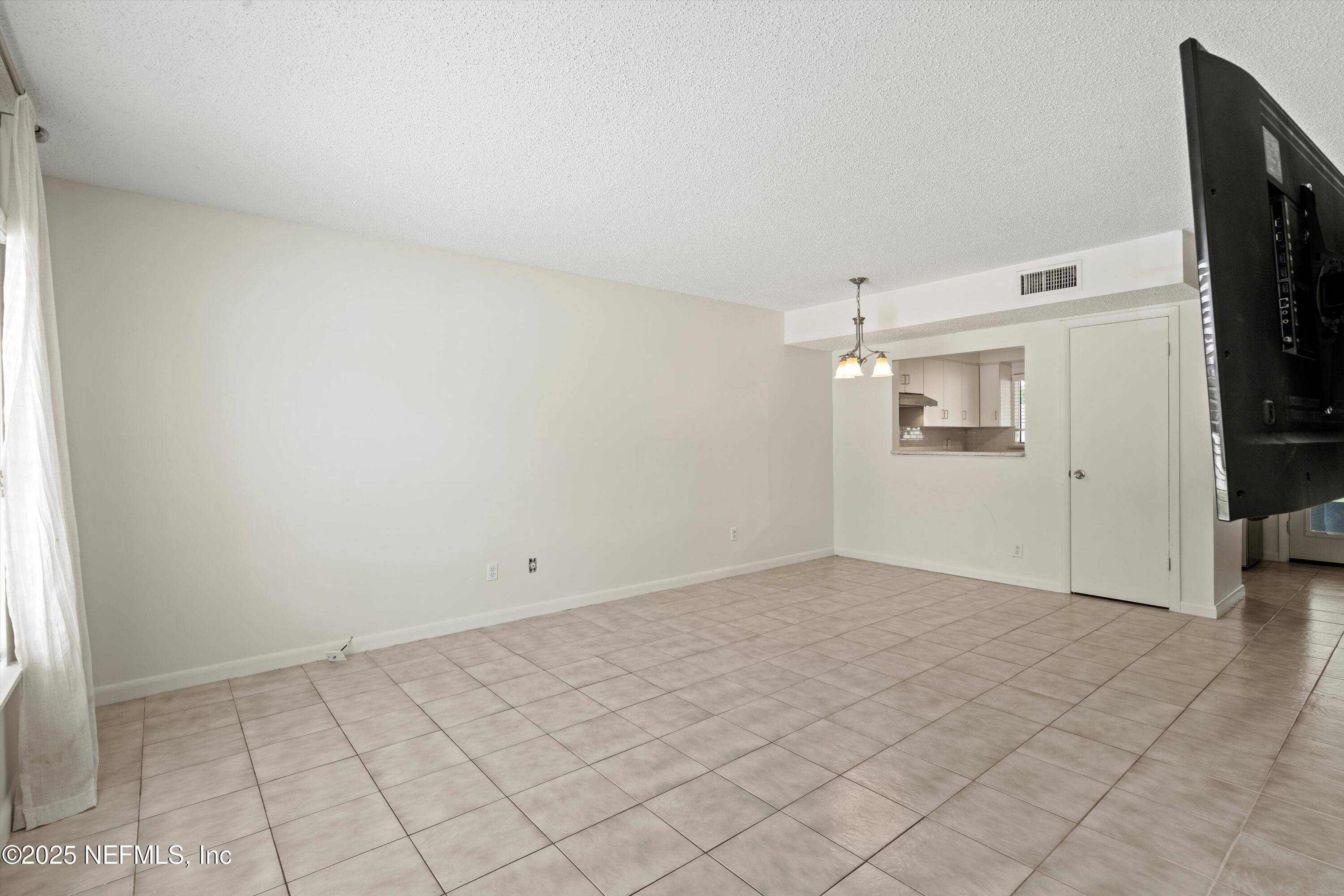 Atlantic Beach, FL 32233,122 PINE ST