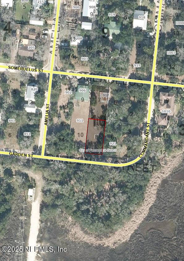 Fernandina Beach, FL 32034,910 SOMERUELUS ST