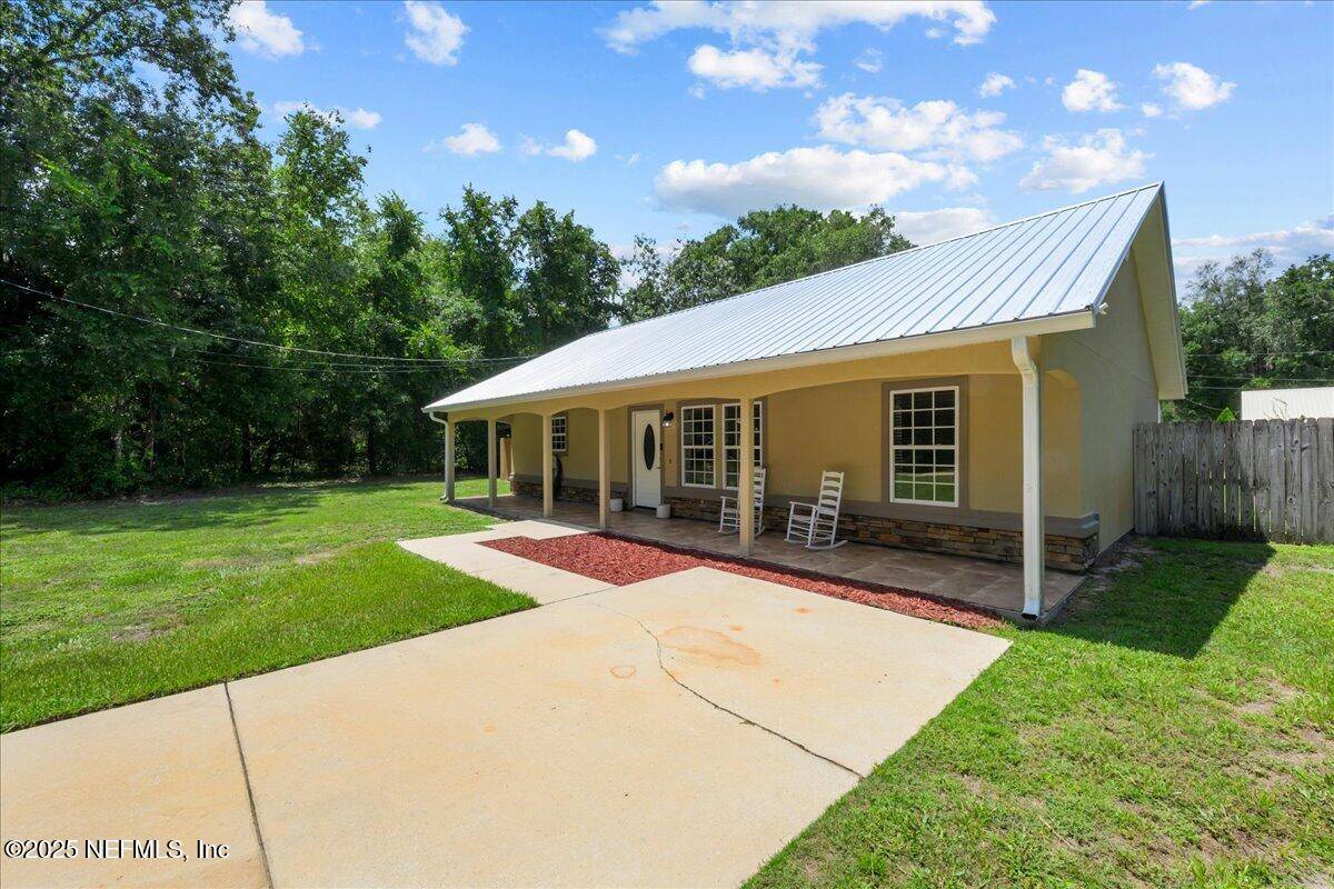 Satsuma, FL 32189,105 OAKWOOD RD