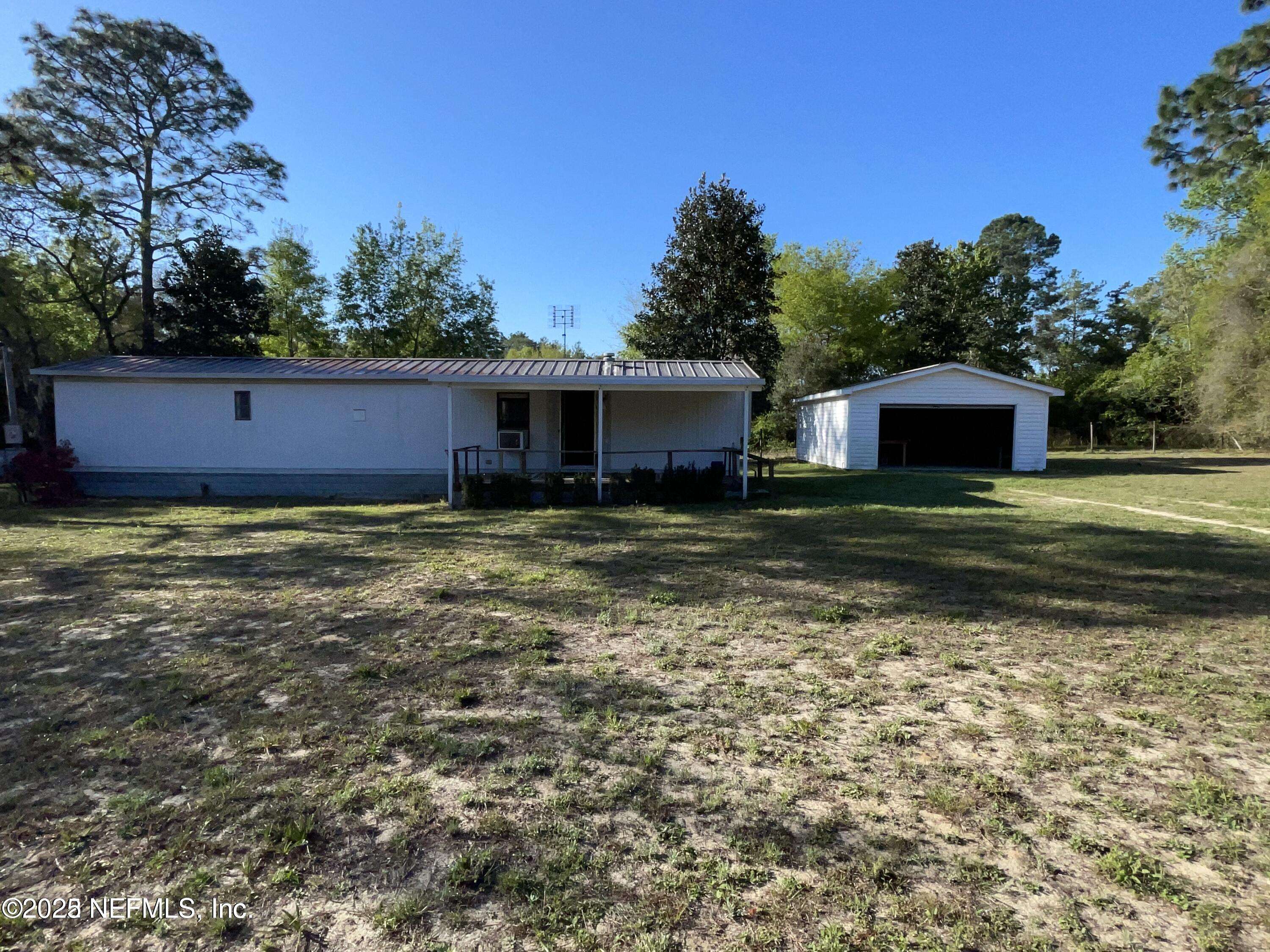 Interlachen, FL 32148,205 LAKEVIEW CT