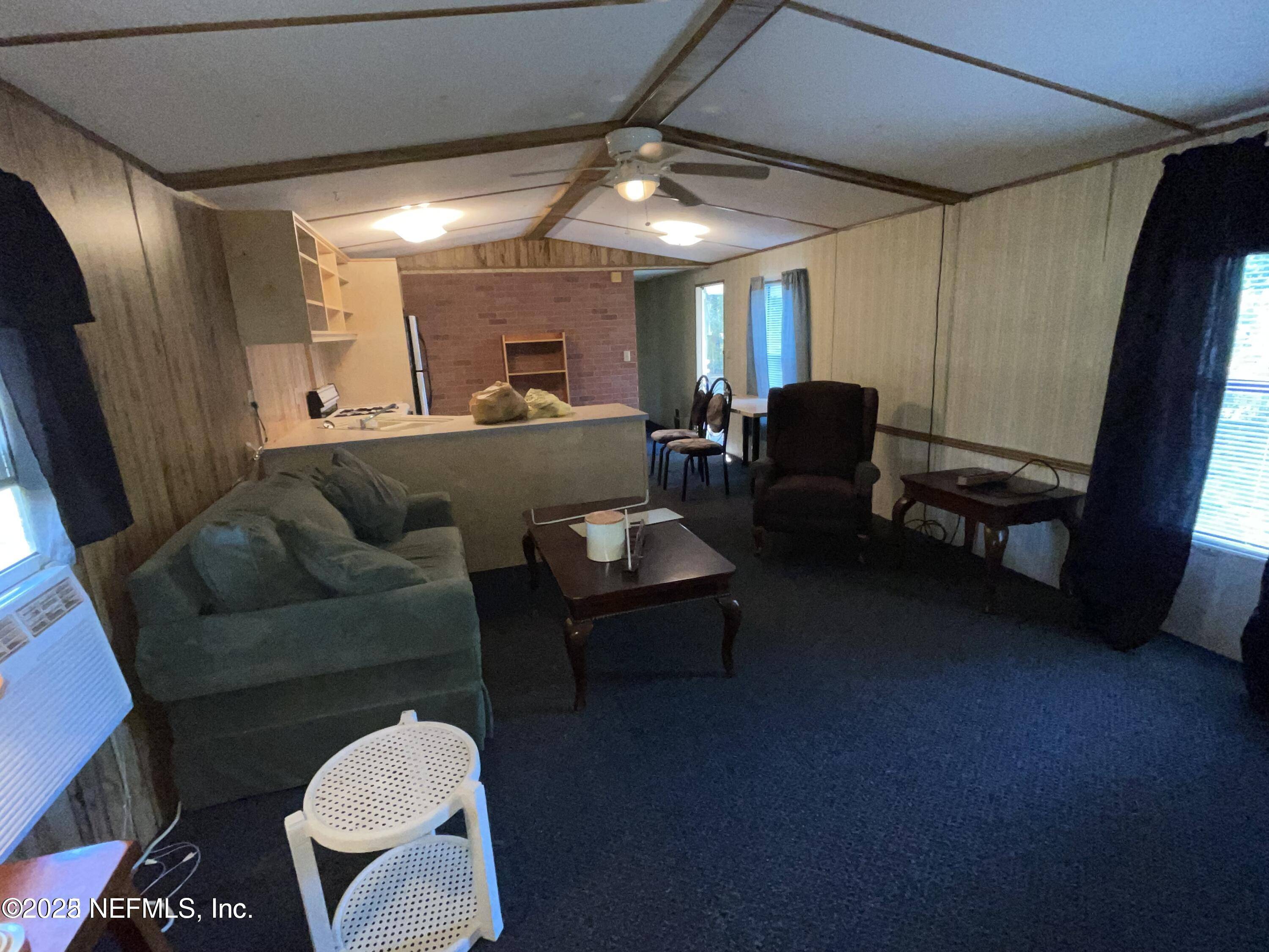 Interlachen, FL 32148,205 LAKEVIEW CT