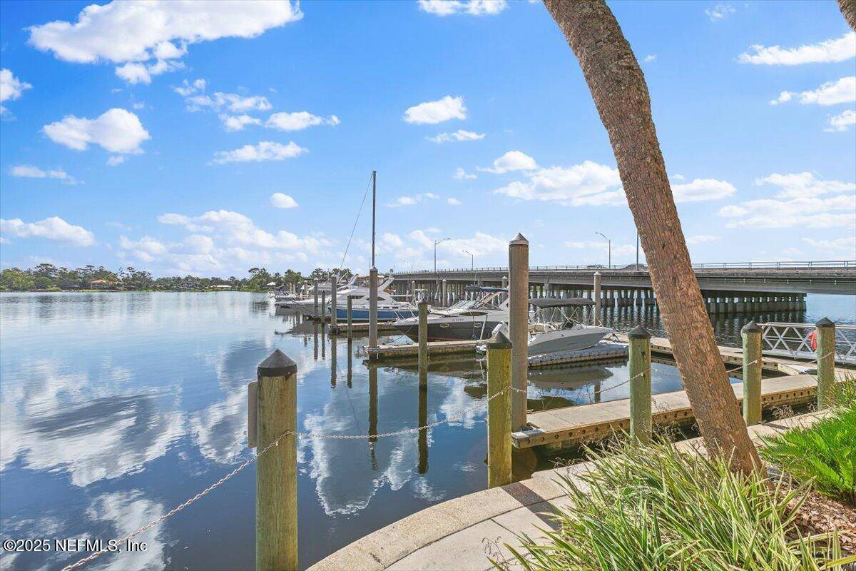 Jacksonville, FL 32210,5375 ORTEGA FARMS BLVD #1110