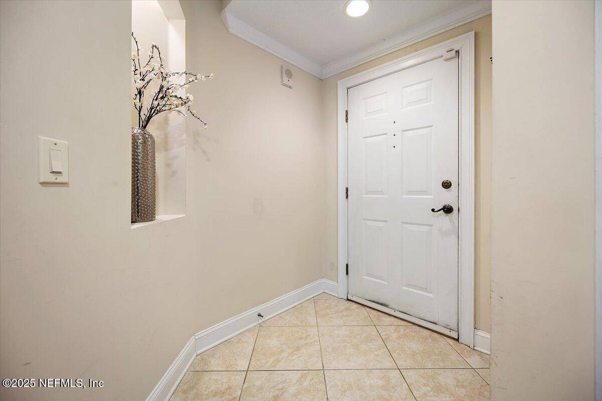 Jacksonville Beach, FL 32250,917 1ST ST N #901