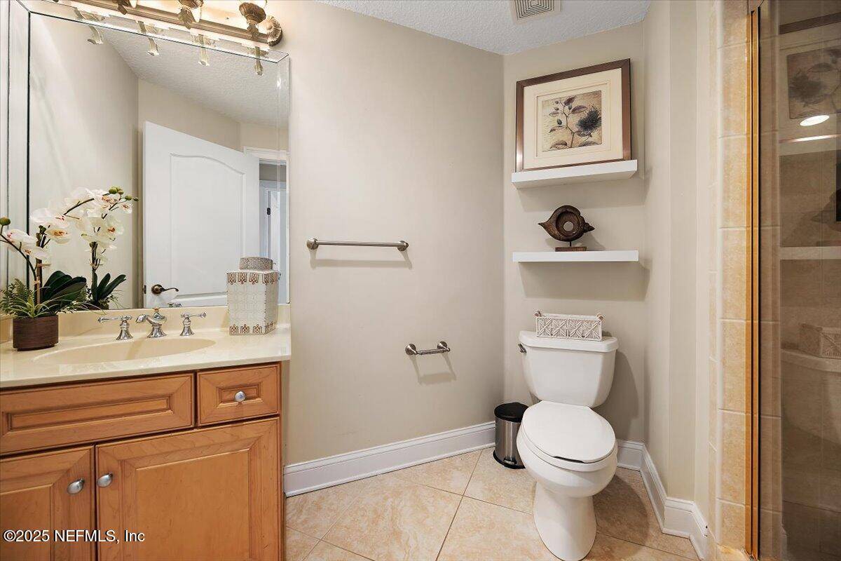 Jacksonville Beach, FL 32250,917 1ST ST N #901