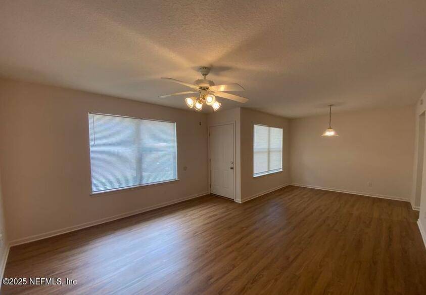 Orange Park, FL 32073,702 MEADOWBROOK DR #10