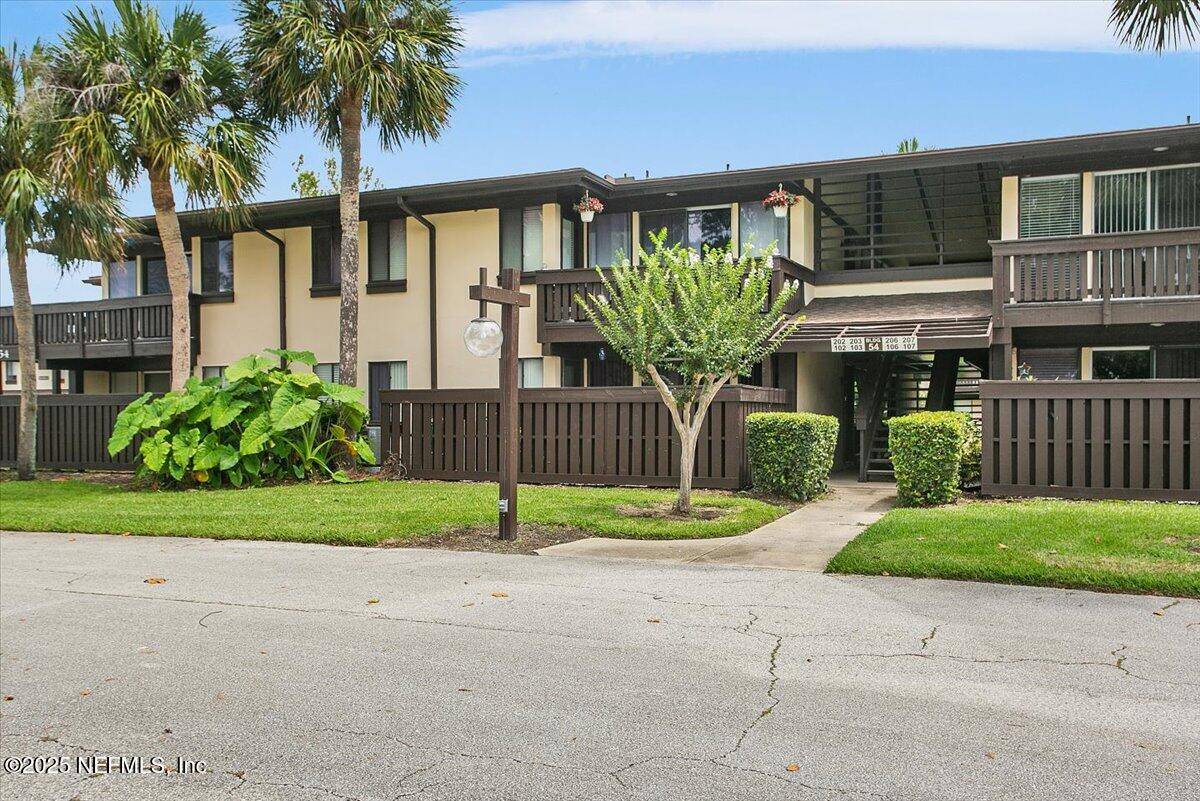 Palm Coast, FL 32137,54 CLUB HOUSE DR #107