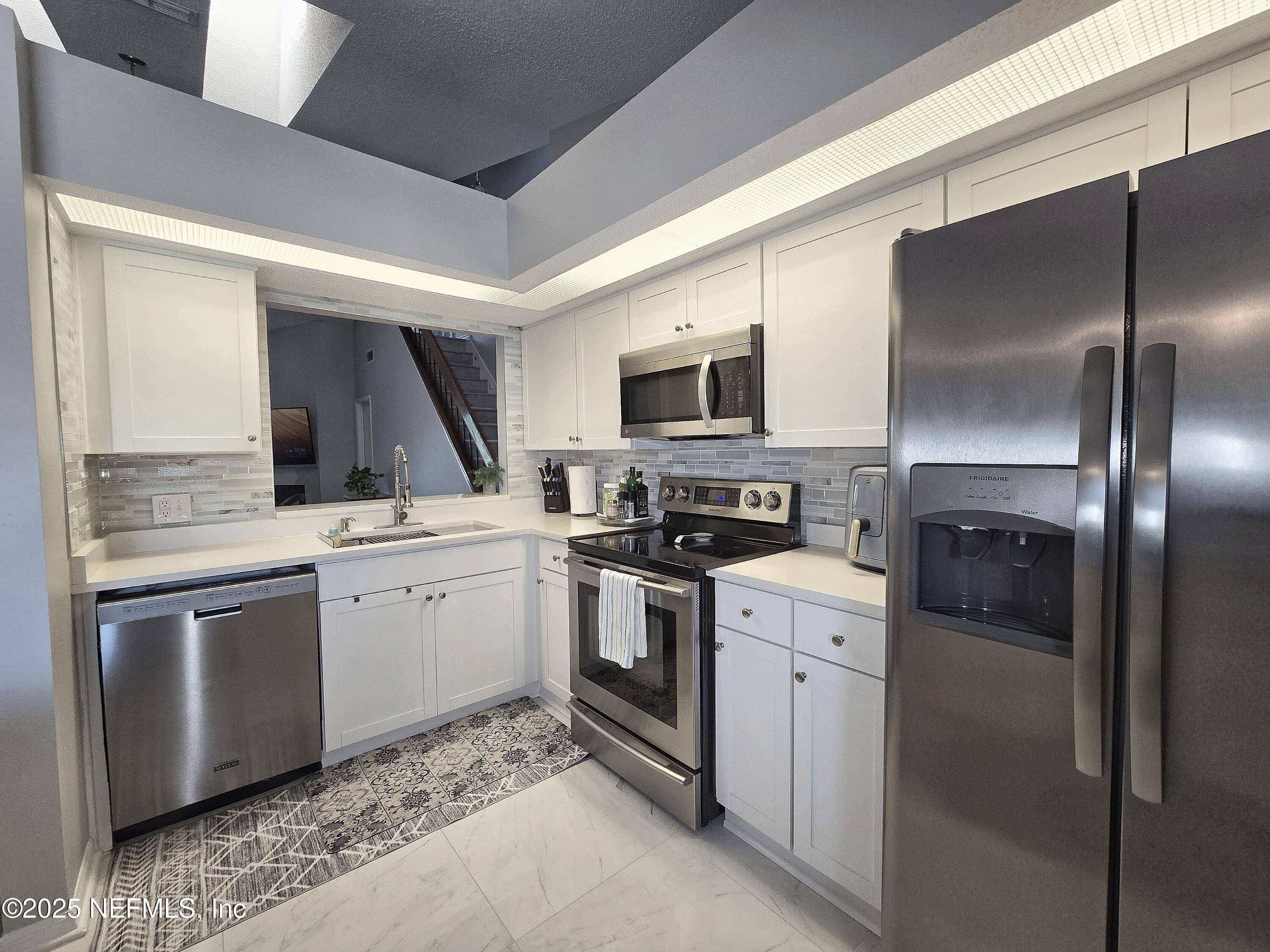 Jacksonville, FL 32217,3809 LAVISTA CIR #221