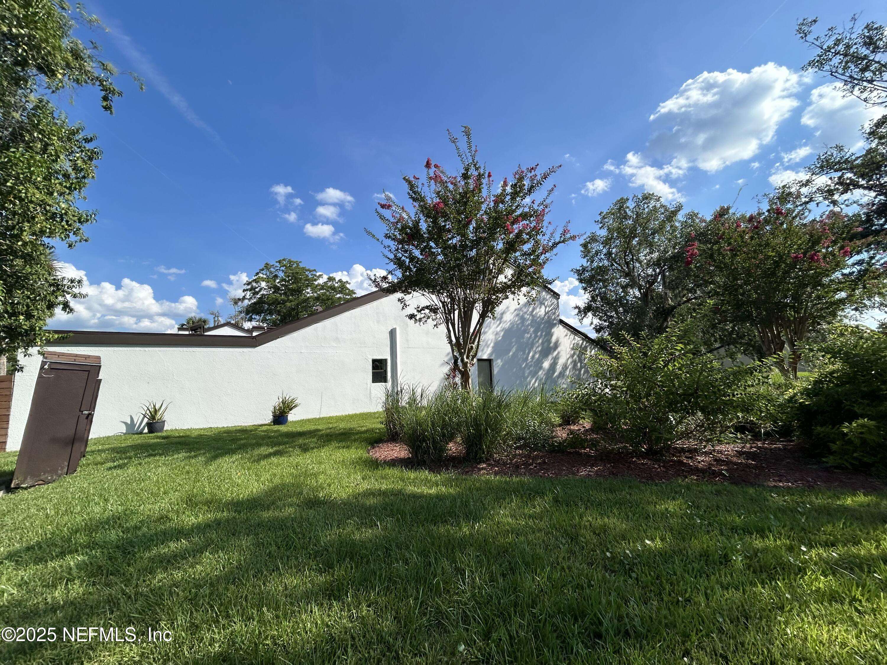 Jacksonville, FL 32256,7805 BAYMEADOWS CIR W