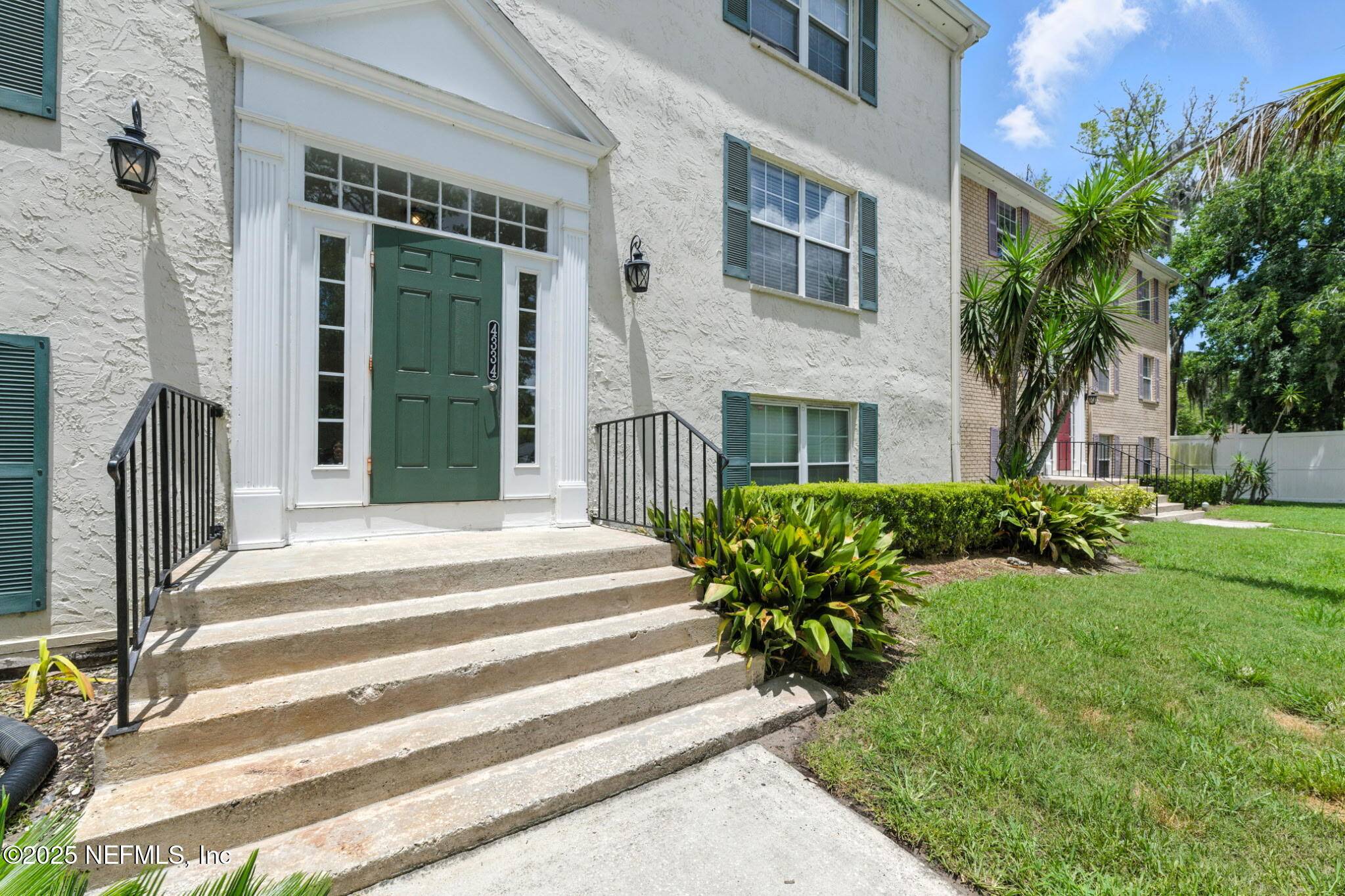 Jacksonville, FL 32217,4334 PLAZA GATE LN #202