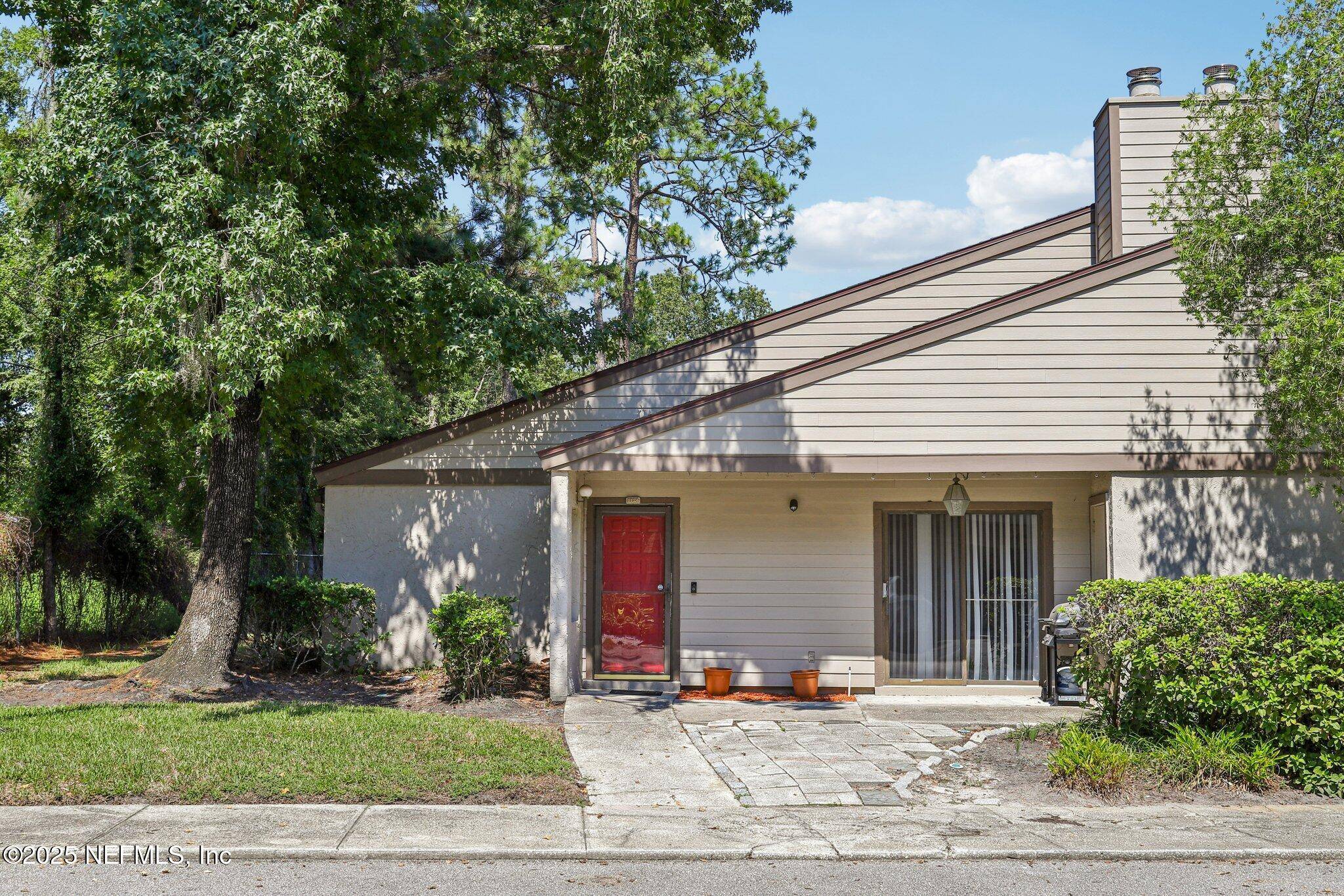 Jacksonville, FL 32217,8300 PLAZA GATE LN #1124