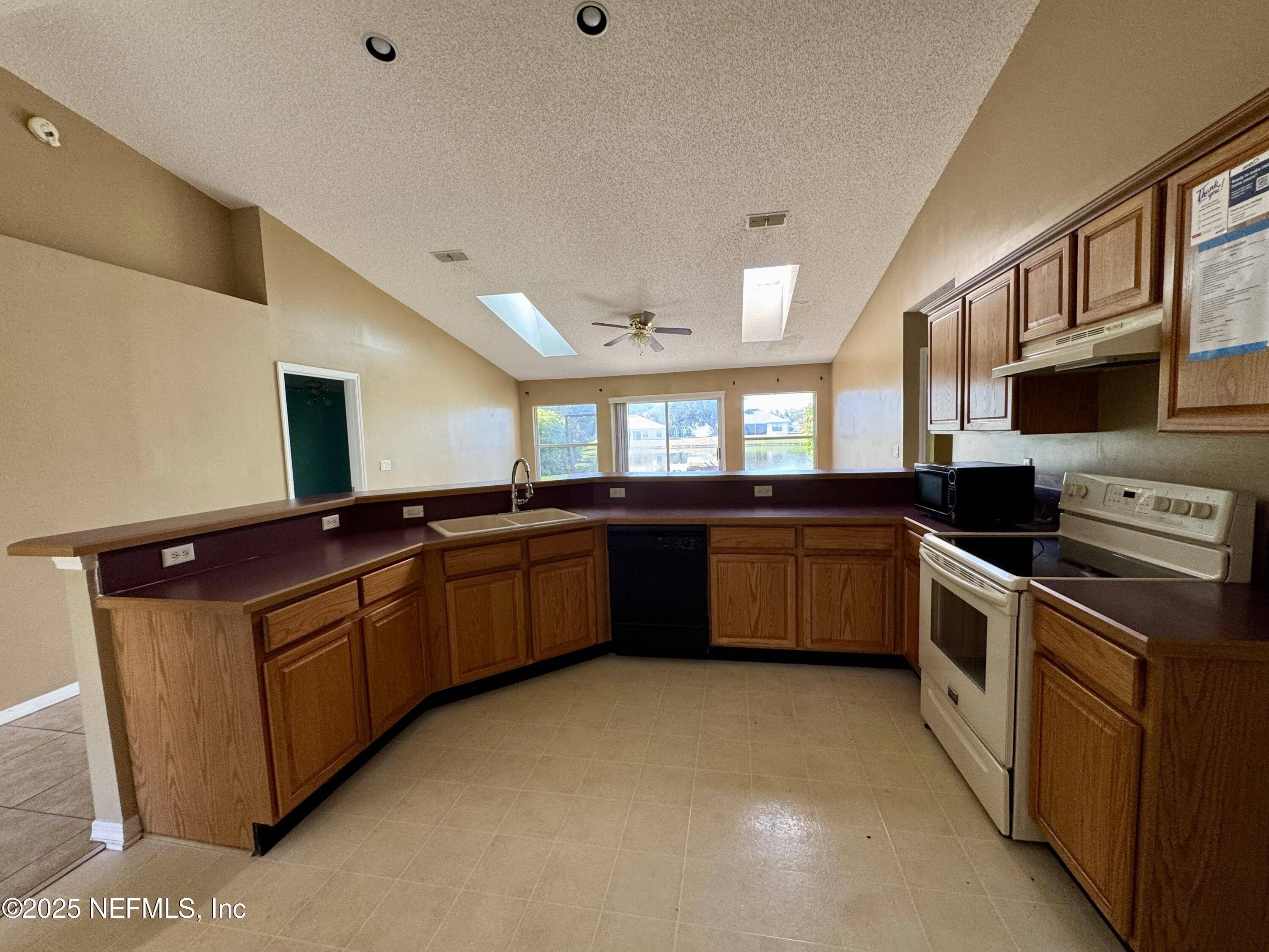 Orange Park, FL 32073,447 SUMMIT DR