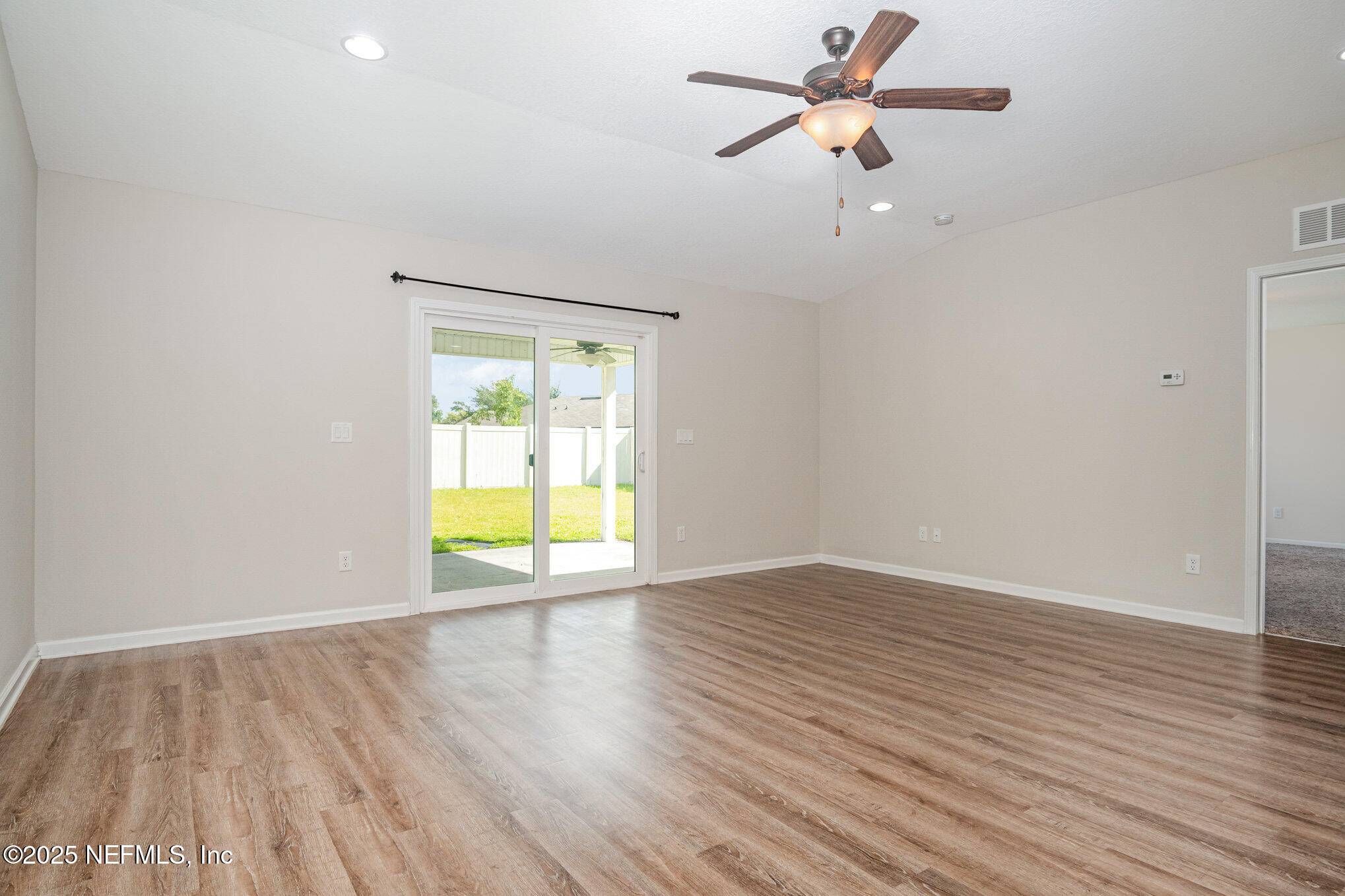 Jacksonville, FL 32218,329 GILLESPIE GARDENS DR