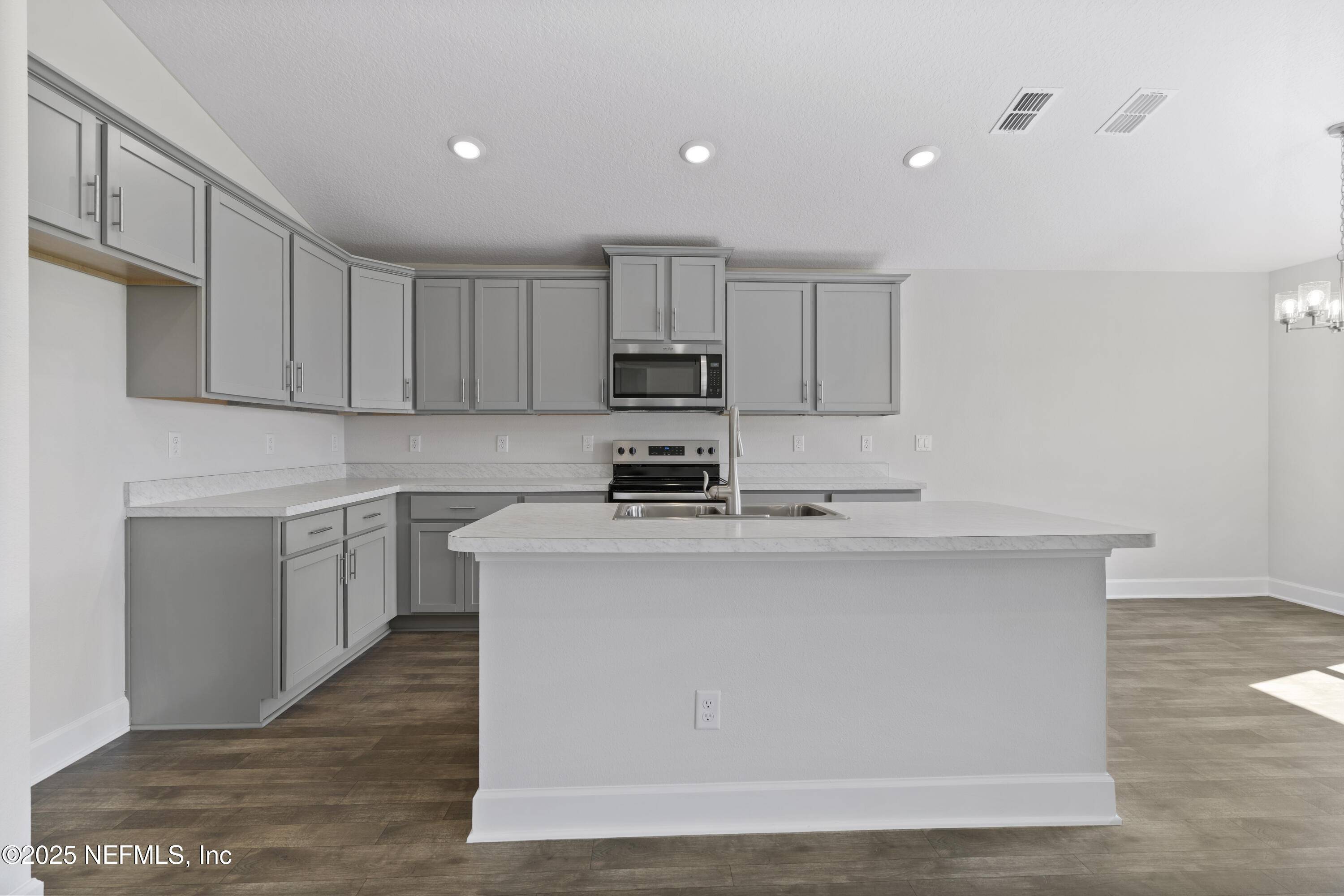 Jacksonville, FL 32219,8328 HELMSLEY BLVD