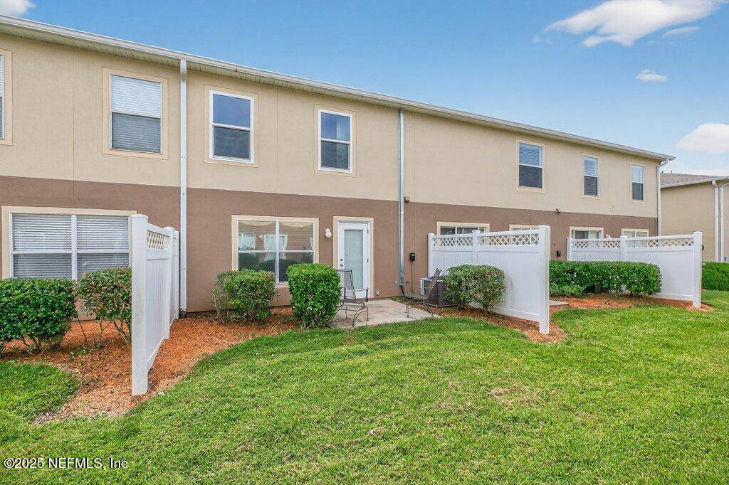 Fleming Island, FL 32003,1500 CALMING WATER DR #403