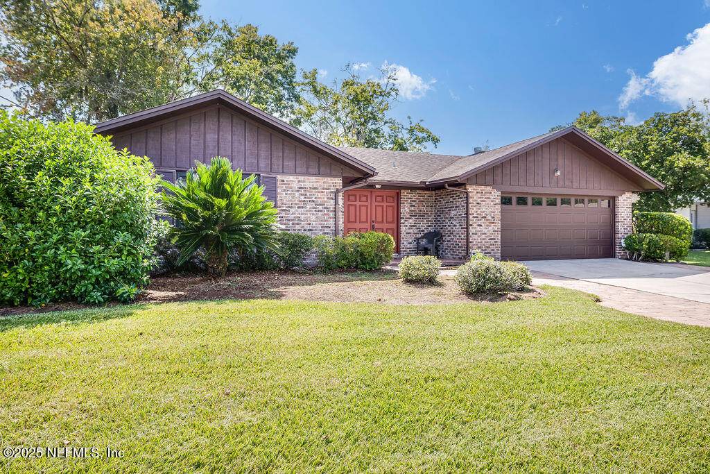 Orange Park, FL 32073,584 ARTHUR MIDDLETON CIR
