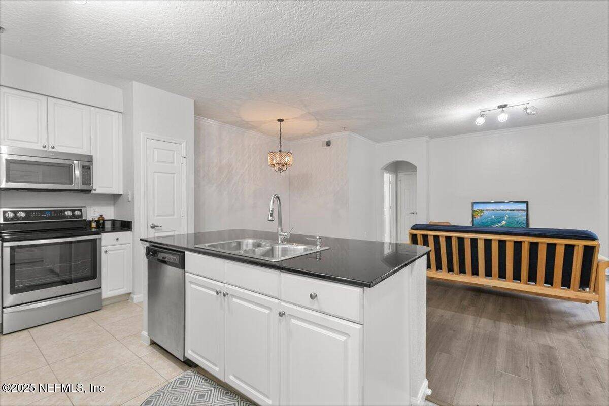 Jacksonville, FL 32216,8539 GATE Pkwy W #9102