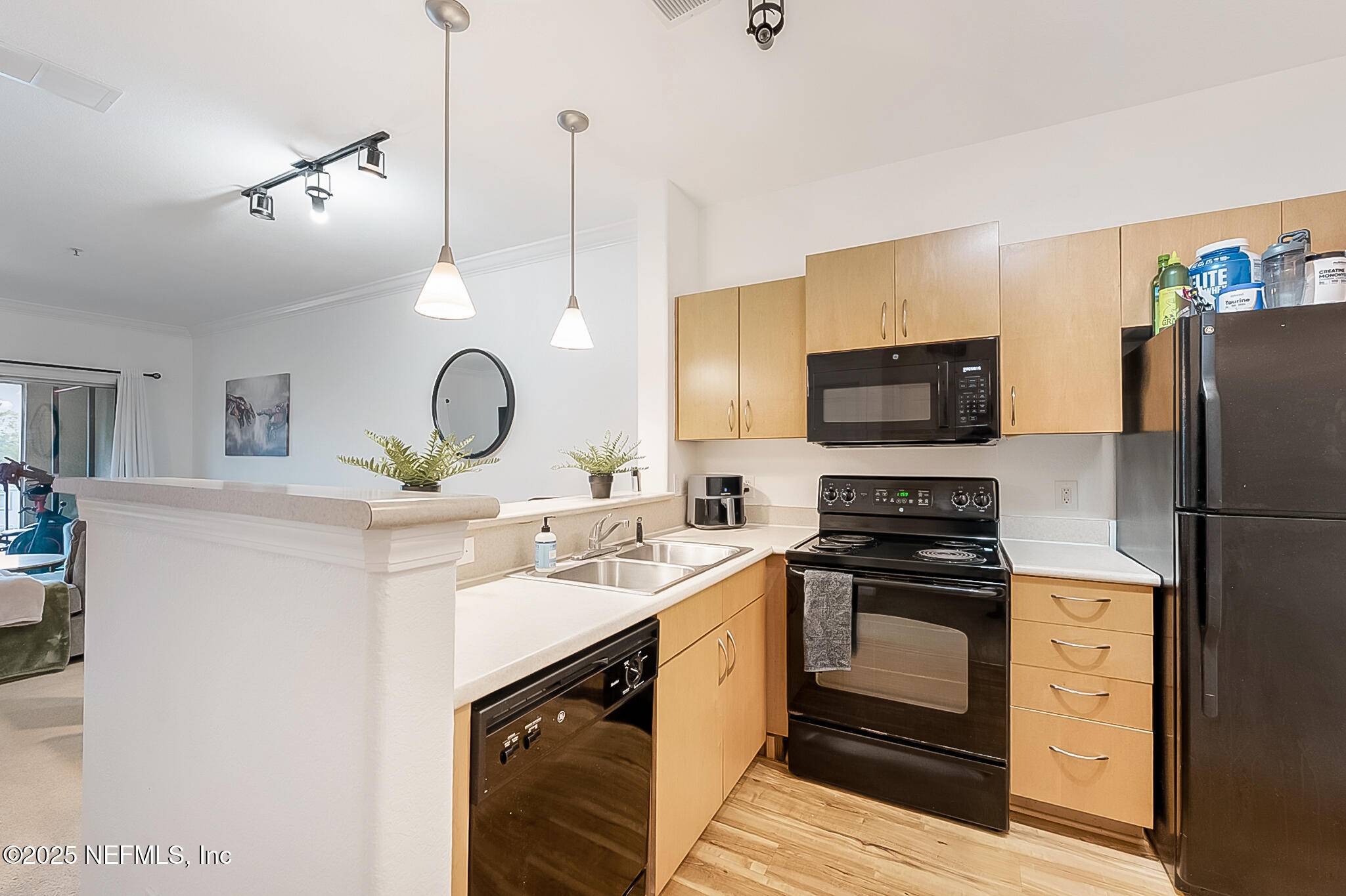 Jacksonville, FL 32216,8290 GATE Pkwy W #123