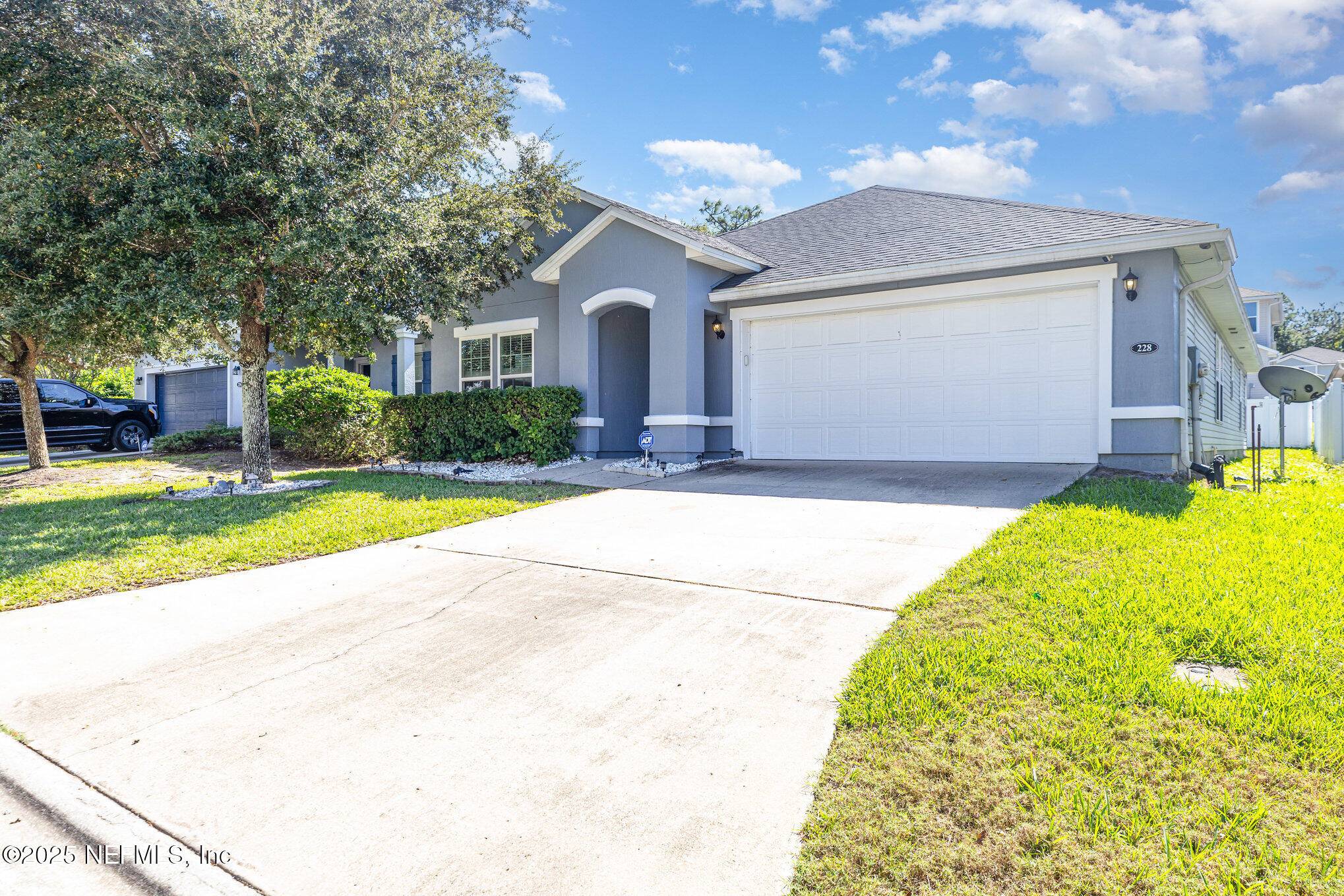 Jacksonville, FL 32218,228 AMBER RIDGE RD