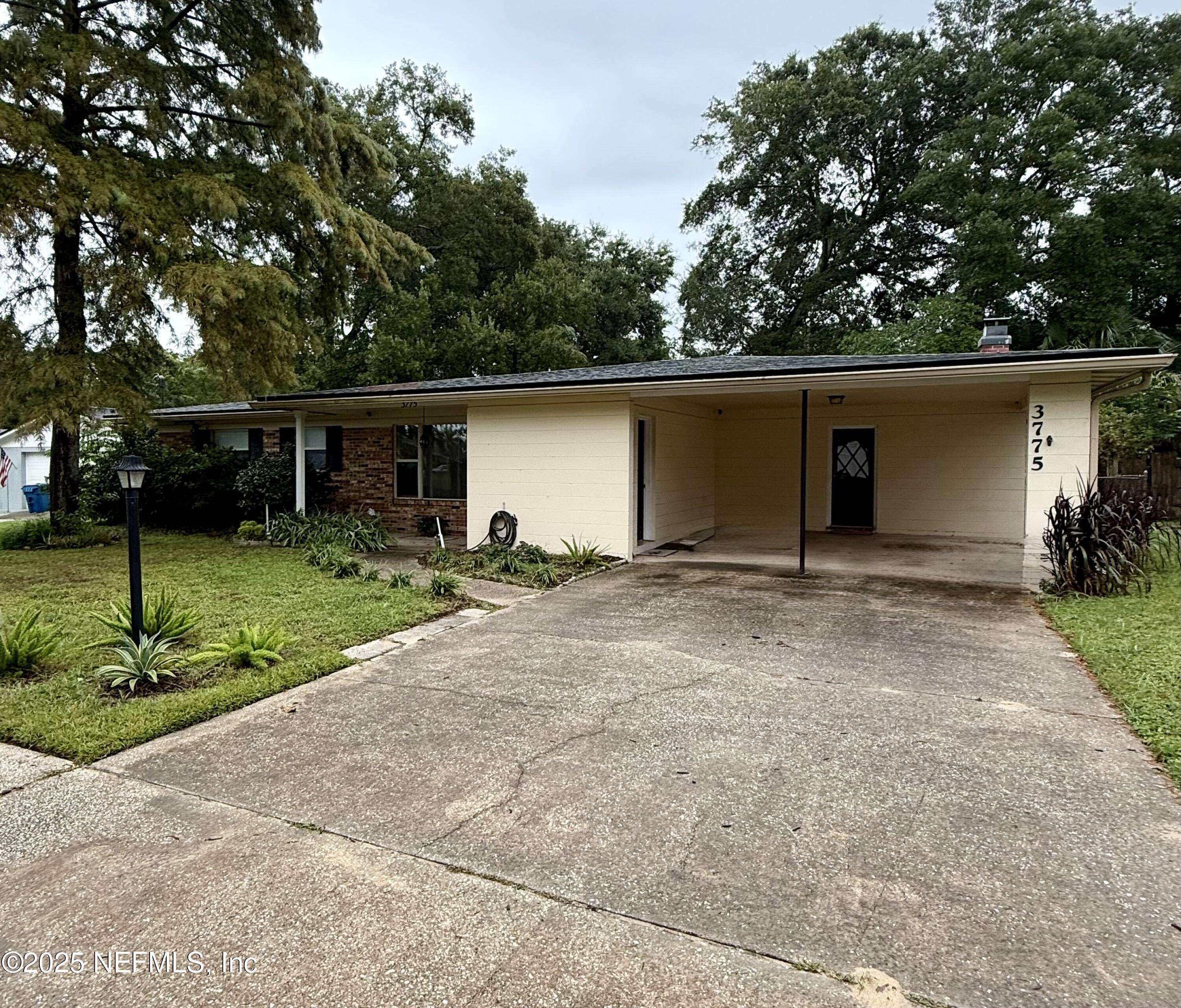 Jacksonville, FL 32277,3775 BESS RD