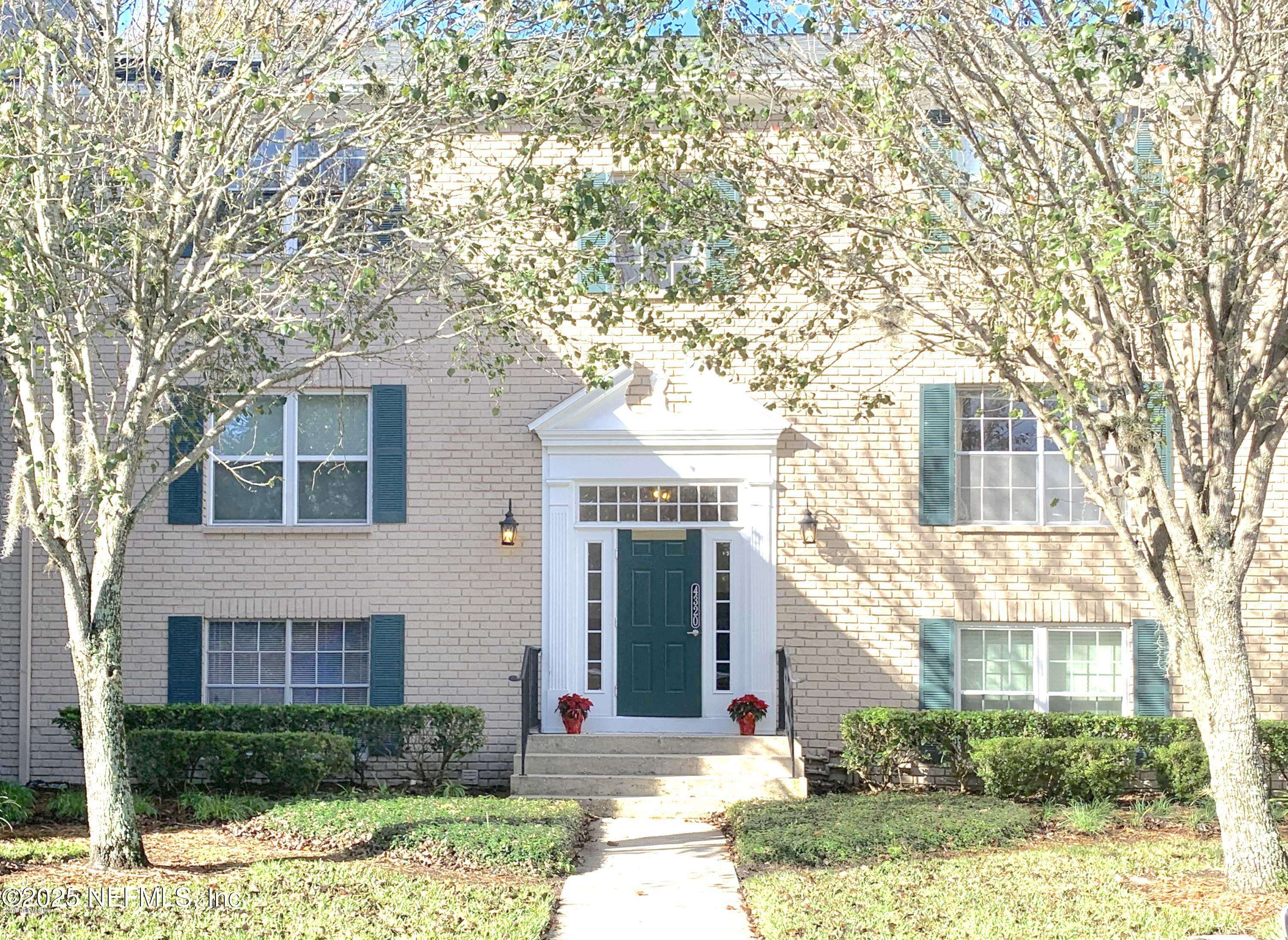 Jacksonville, FL 32217,4320 PLAZA GATE LN #302