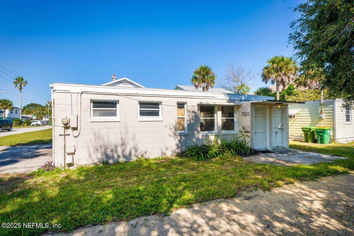 Jacksonville, FL 32250,725 5TH ST N