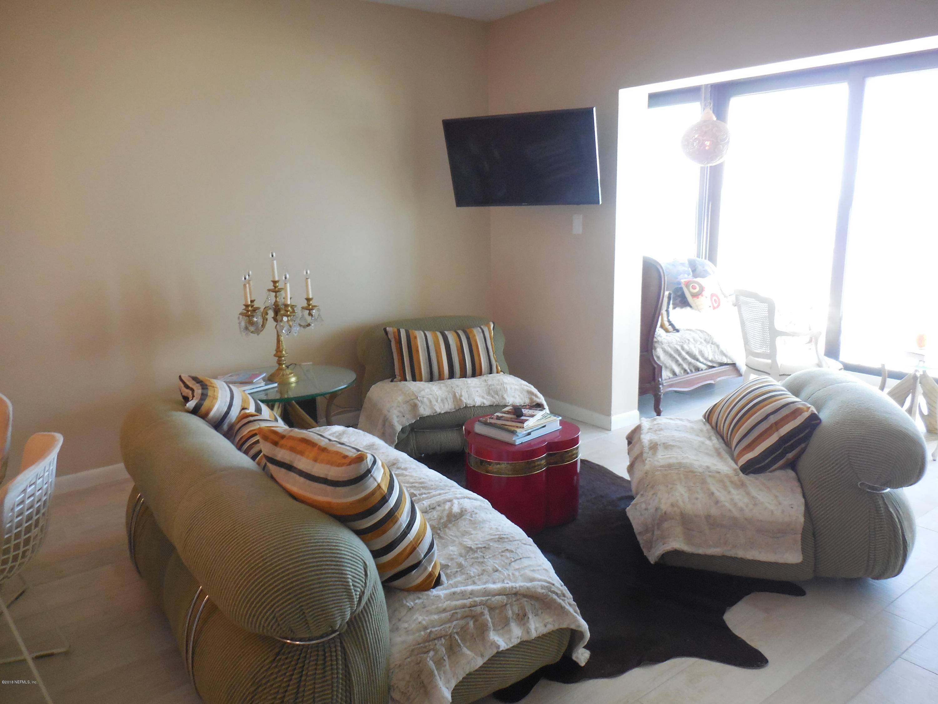 Jacksonville Beach, FL 32250,829 S 1ST ST #3E