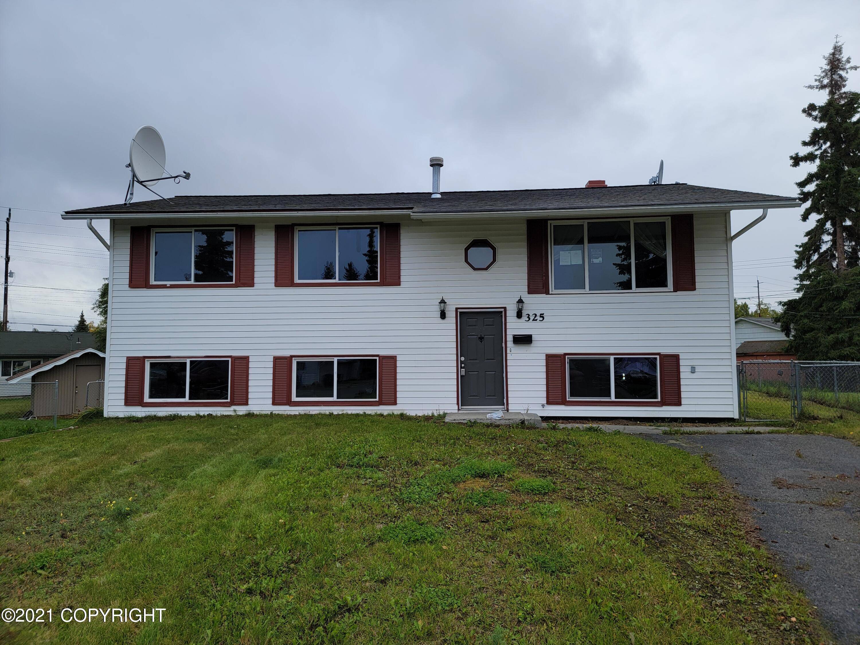 Anchorage, AK 99508,325 Dewey CIR