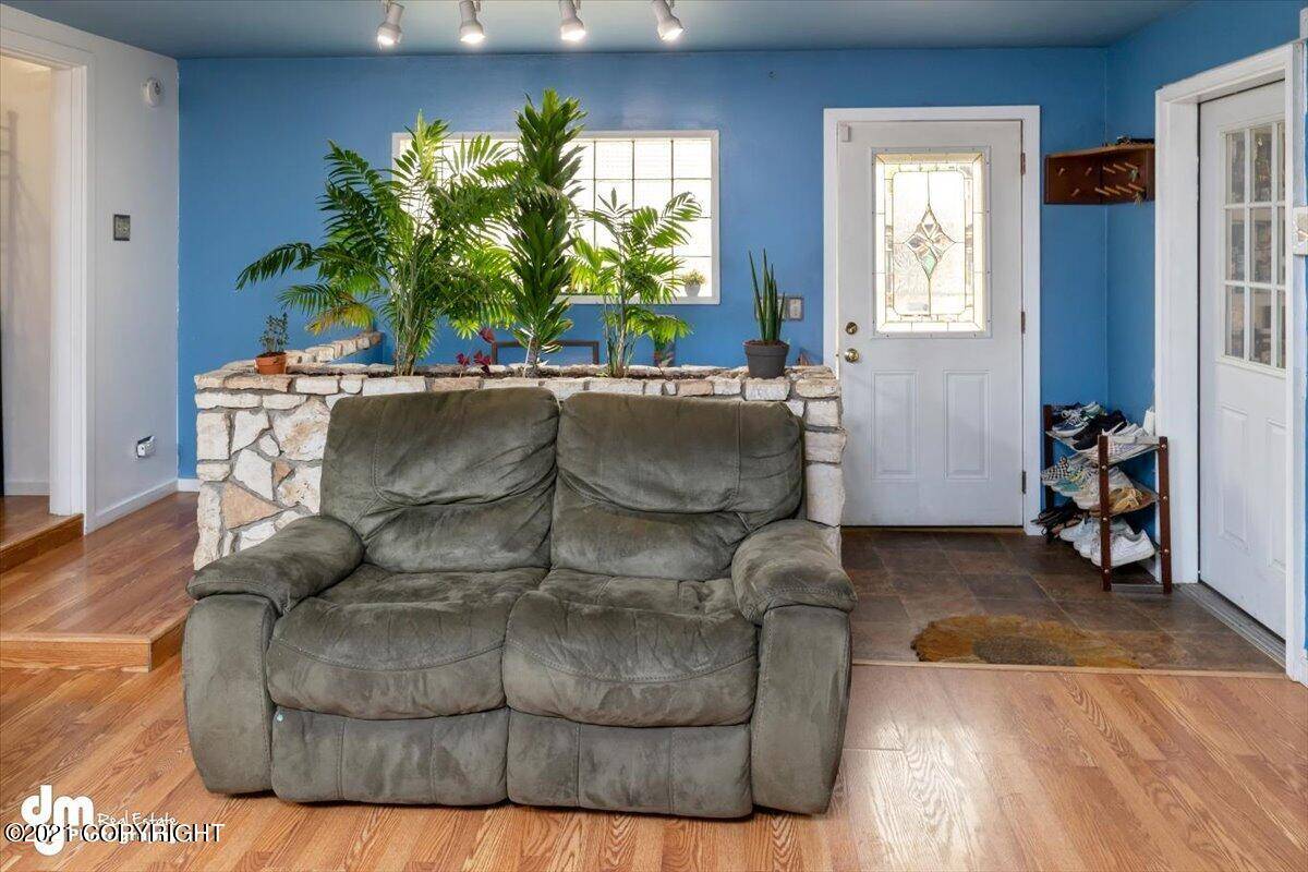 Anchorage, AK 99503,1205 W 45th AVE