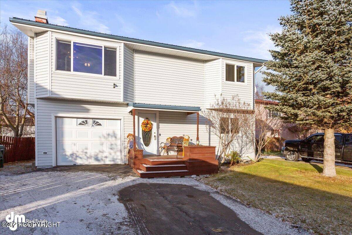 Anchorage, AK 99502,9020 Lance CIR