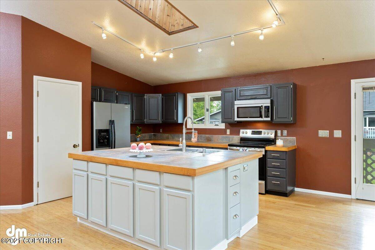 Anchorage, AK 99504,430 Falke CT