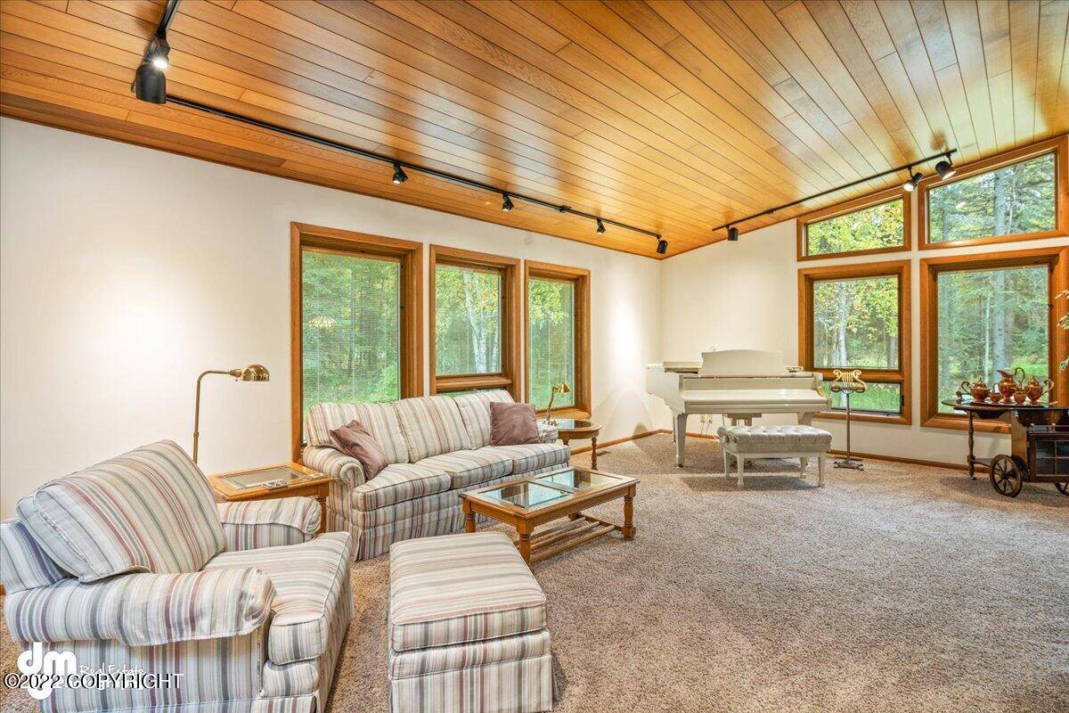 Anchorage, AK 99507,10360 Schneiter DR