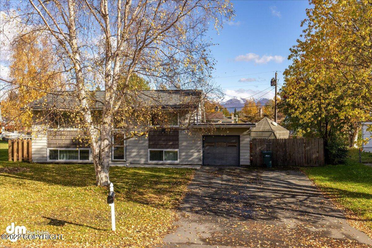 Anchorage, AK 99502,8037 Huckleberry ST