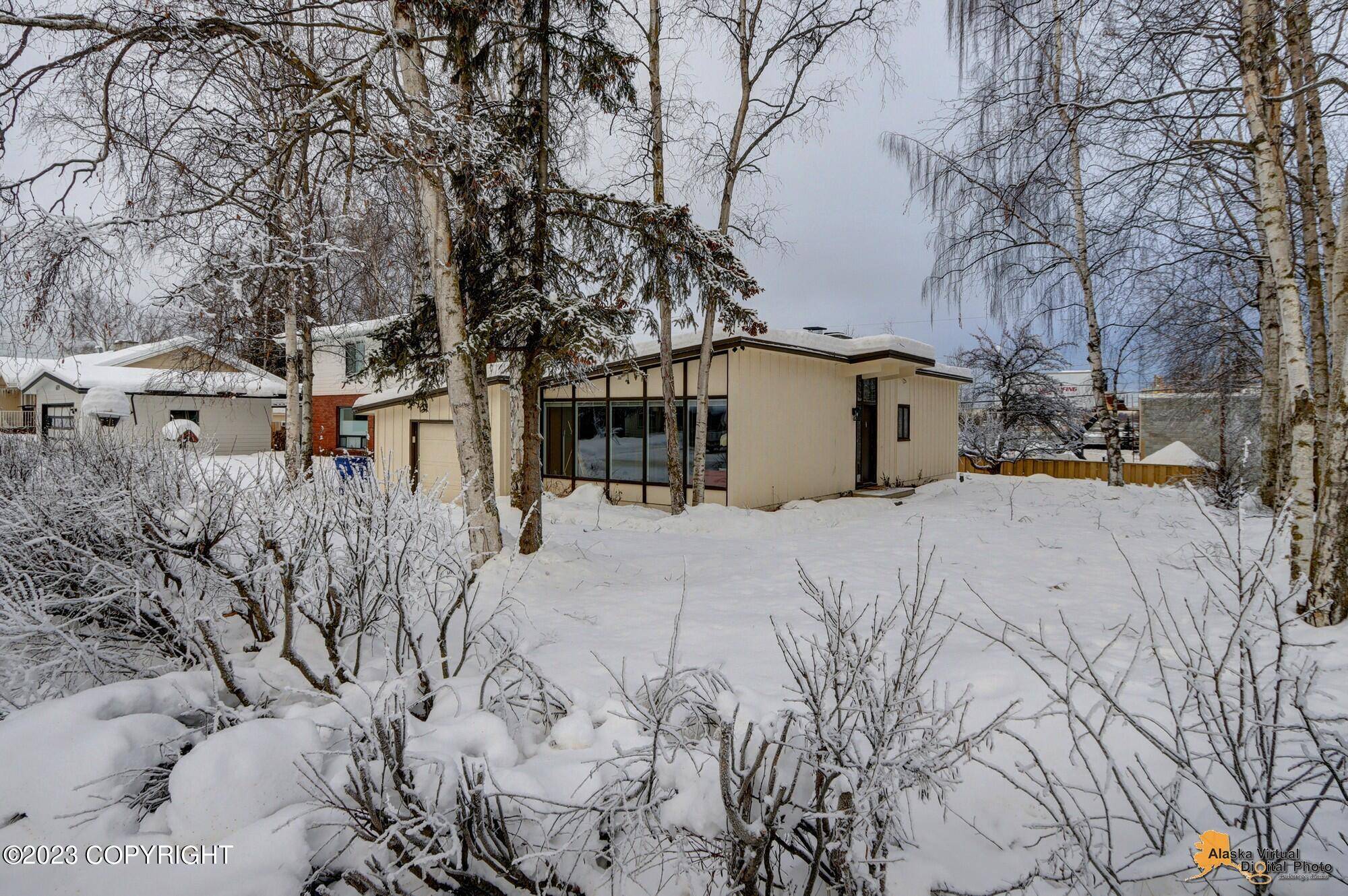 Anchorage, AK 99503,607 W 42nd AVE