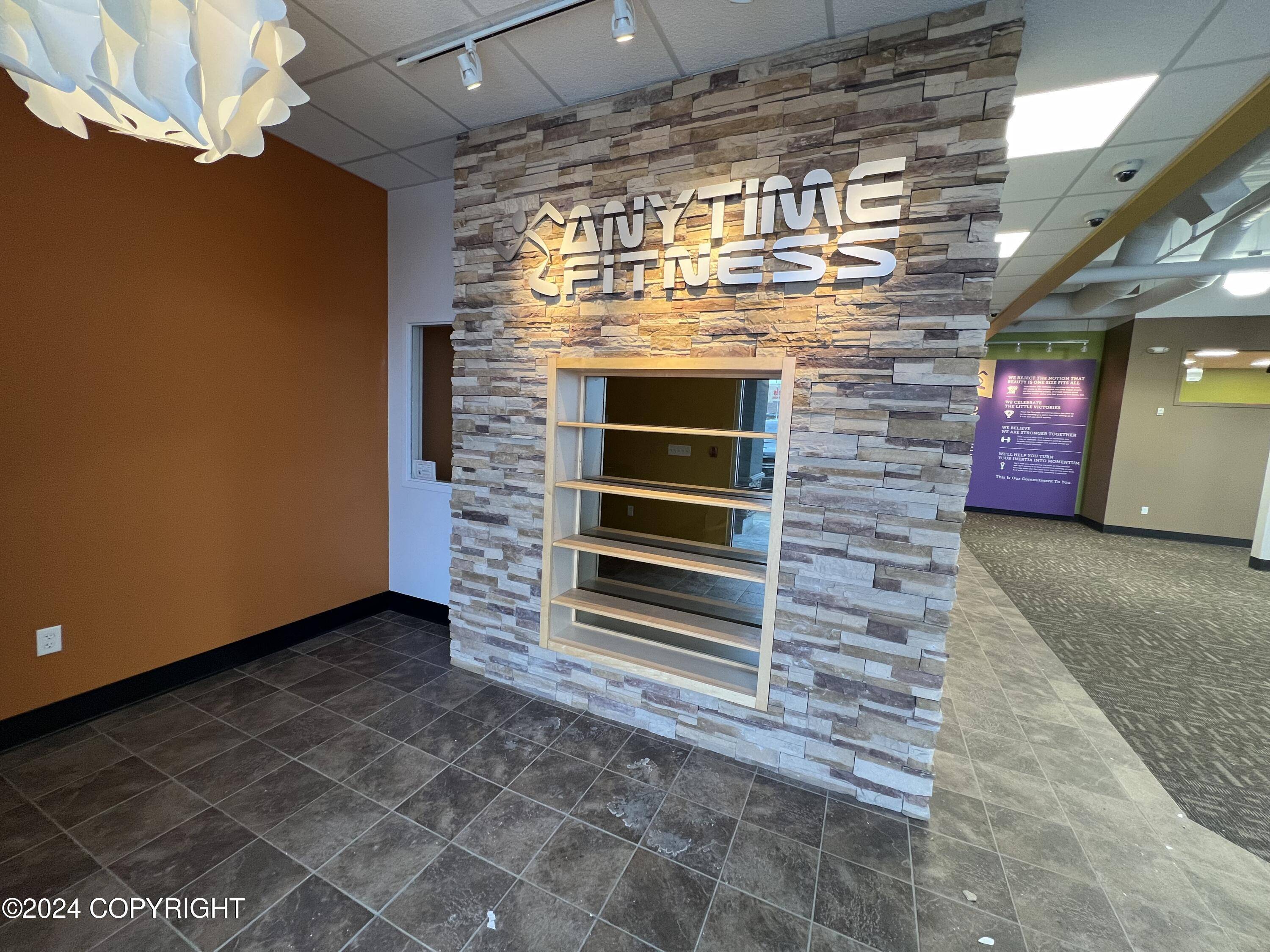 Anchorage, AK 99501,3074 Mountain View DR #169